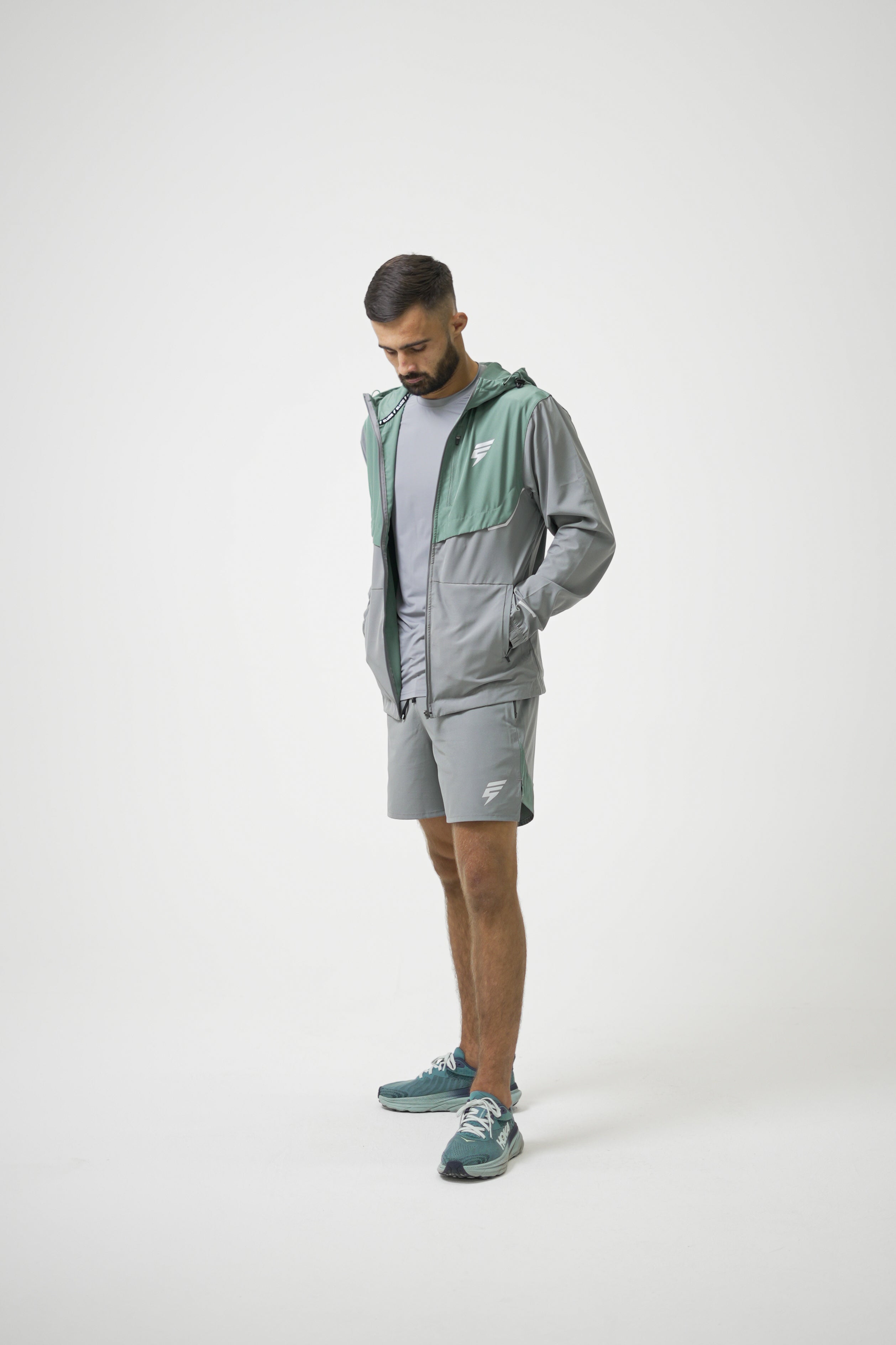 SPLIT SHORTS - LIGHT GREY/SAGE GREEN