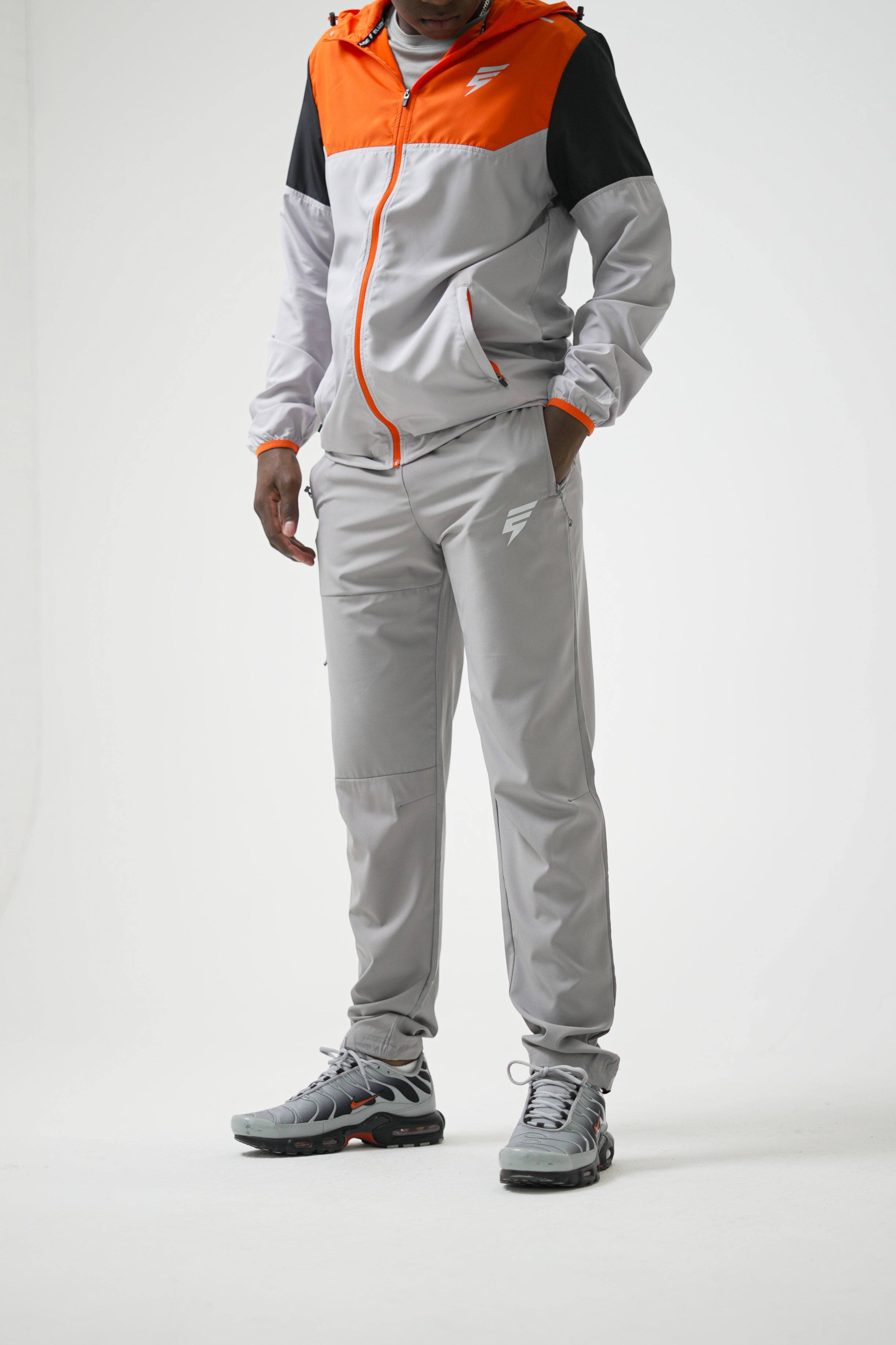 VENT WINDBREAKER SET - LIGHT GREY/BLACK/ORANGE