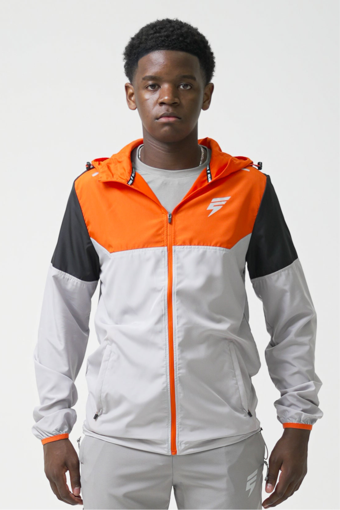 VENT WINDBREAKER SET - LIGHT GREY/BLACK/ORANGE