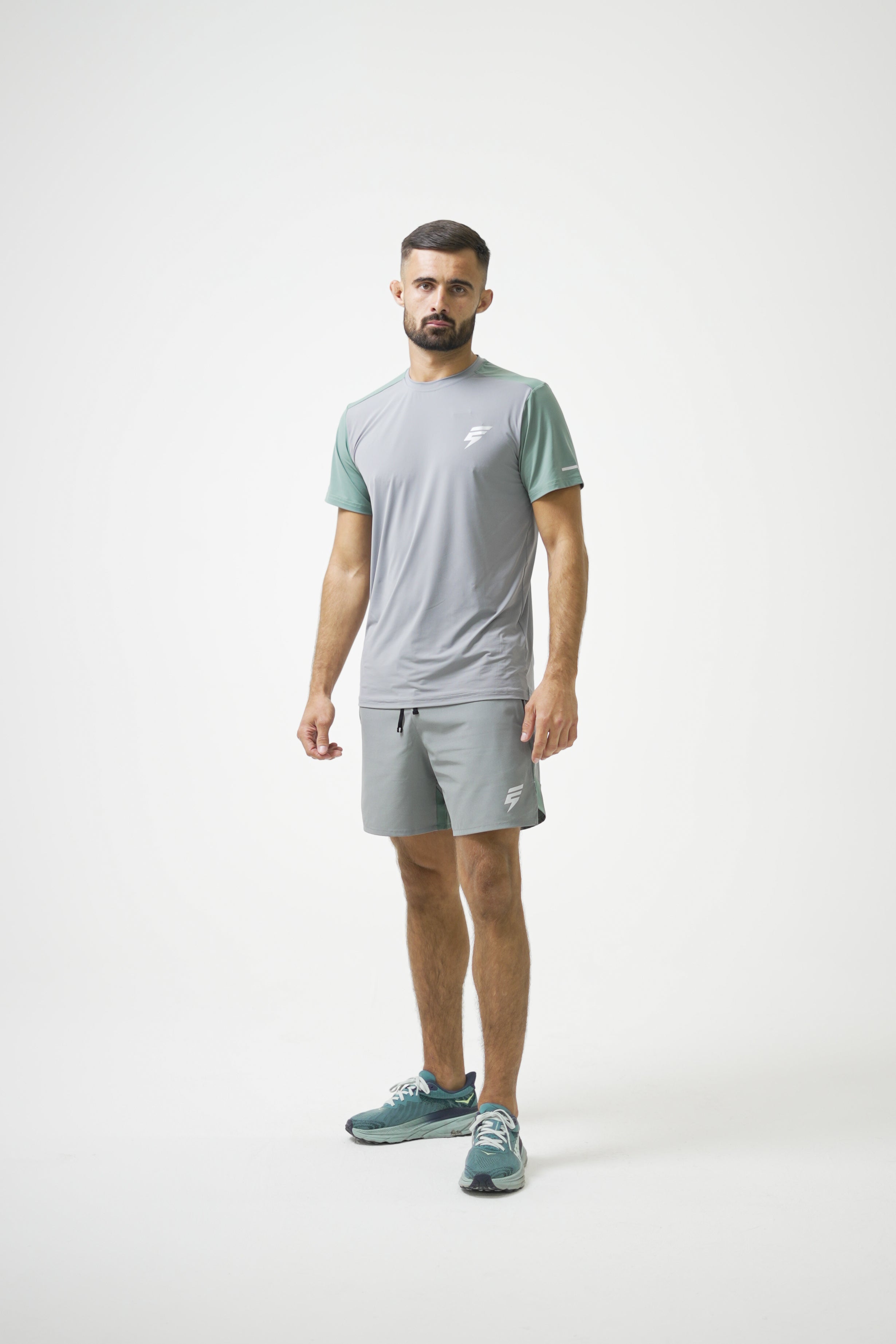 SPLIT SHORTS - LIGHT GREY/SAGE GREEN