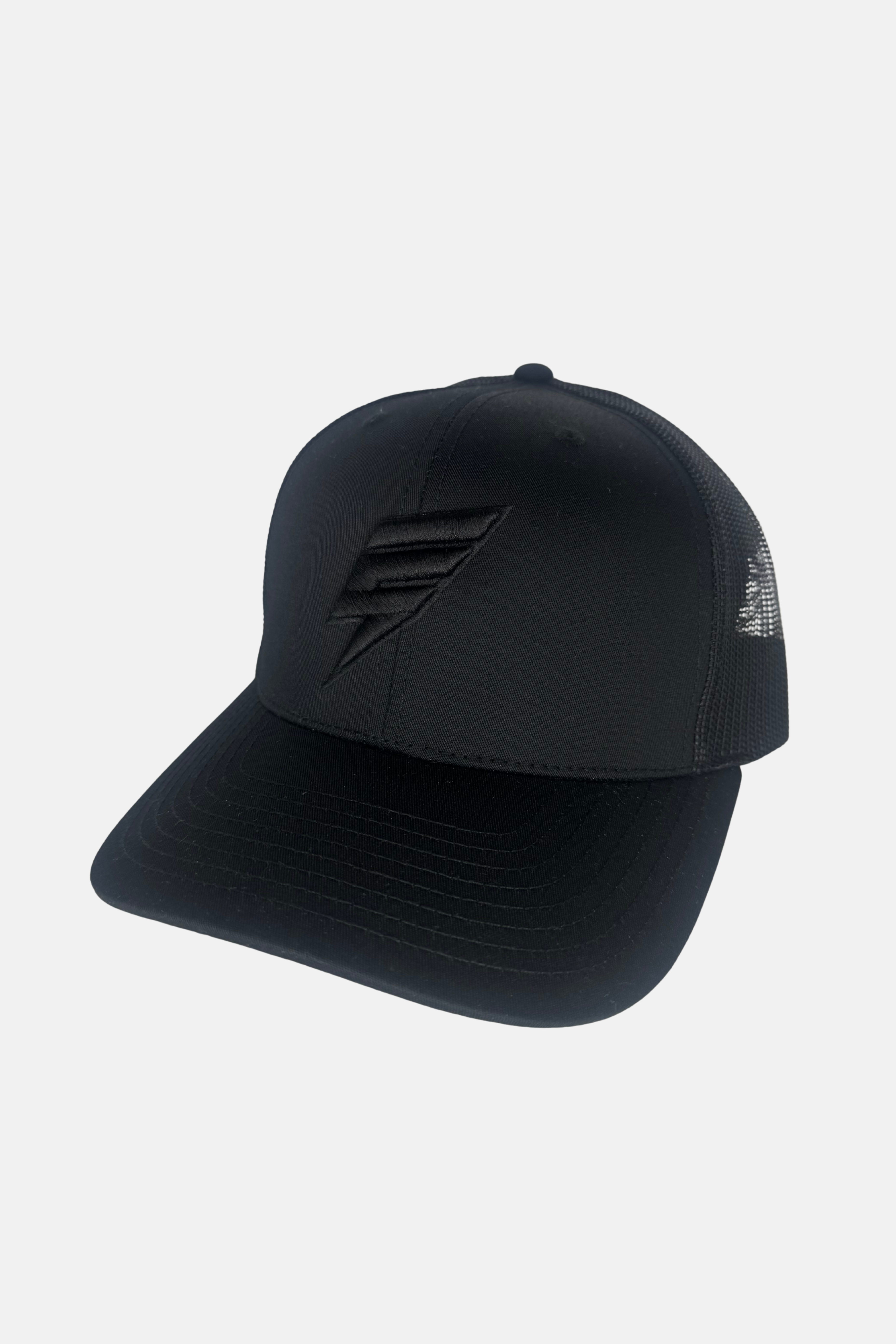 ELUDE TRUCKER CAP - BLACKOUT