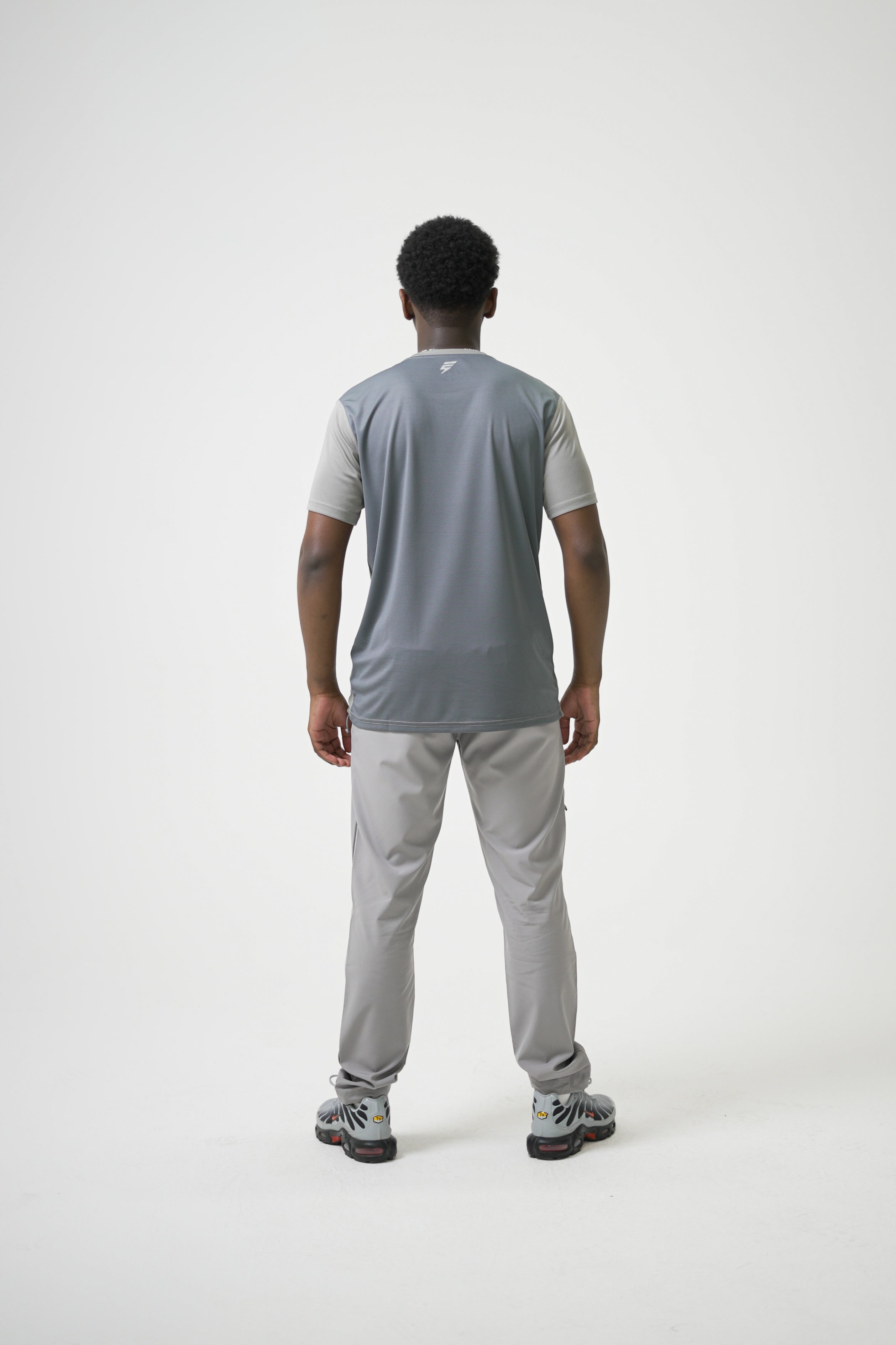 CORE TEE - LIGHT GREY / GREY