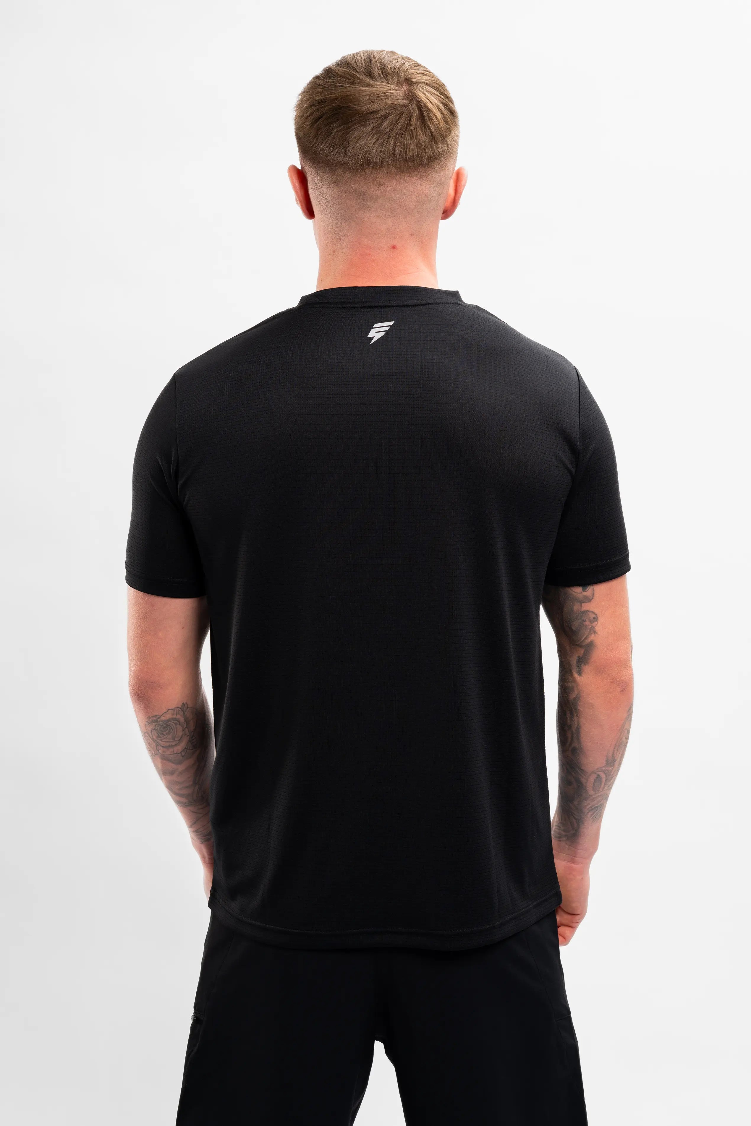 APEX TEE - BLACK