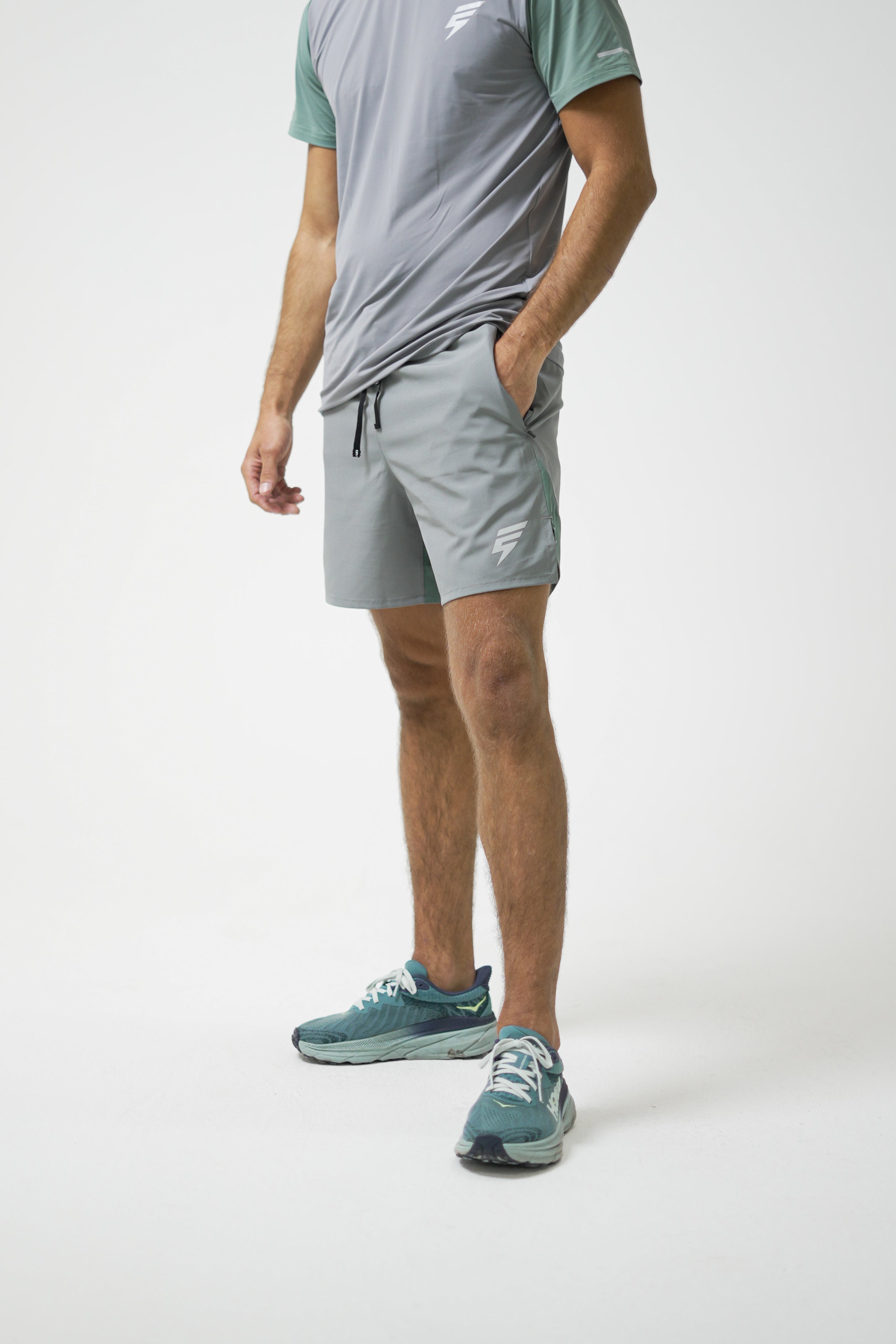 SPLIT SHORTS - LIGHT GREY/SAGE GREEN