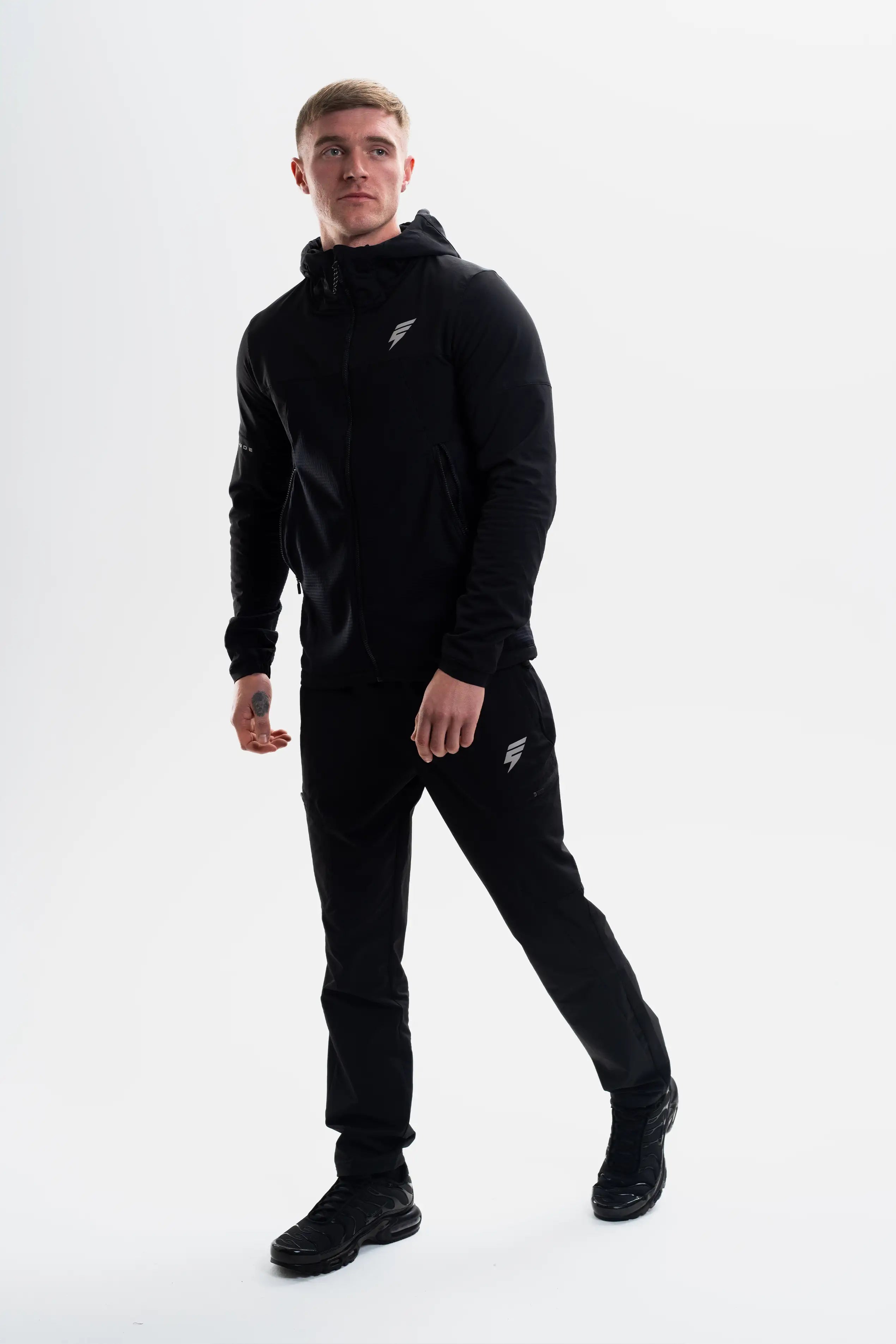 DELTA JACKET - BLACK