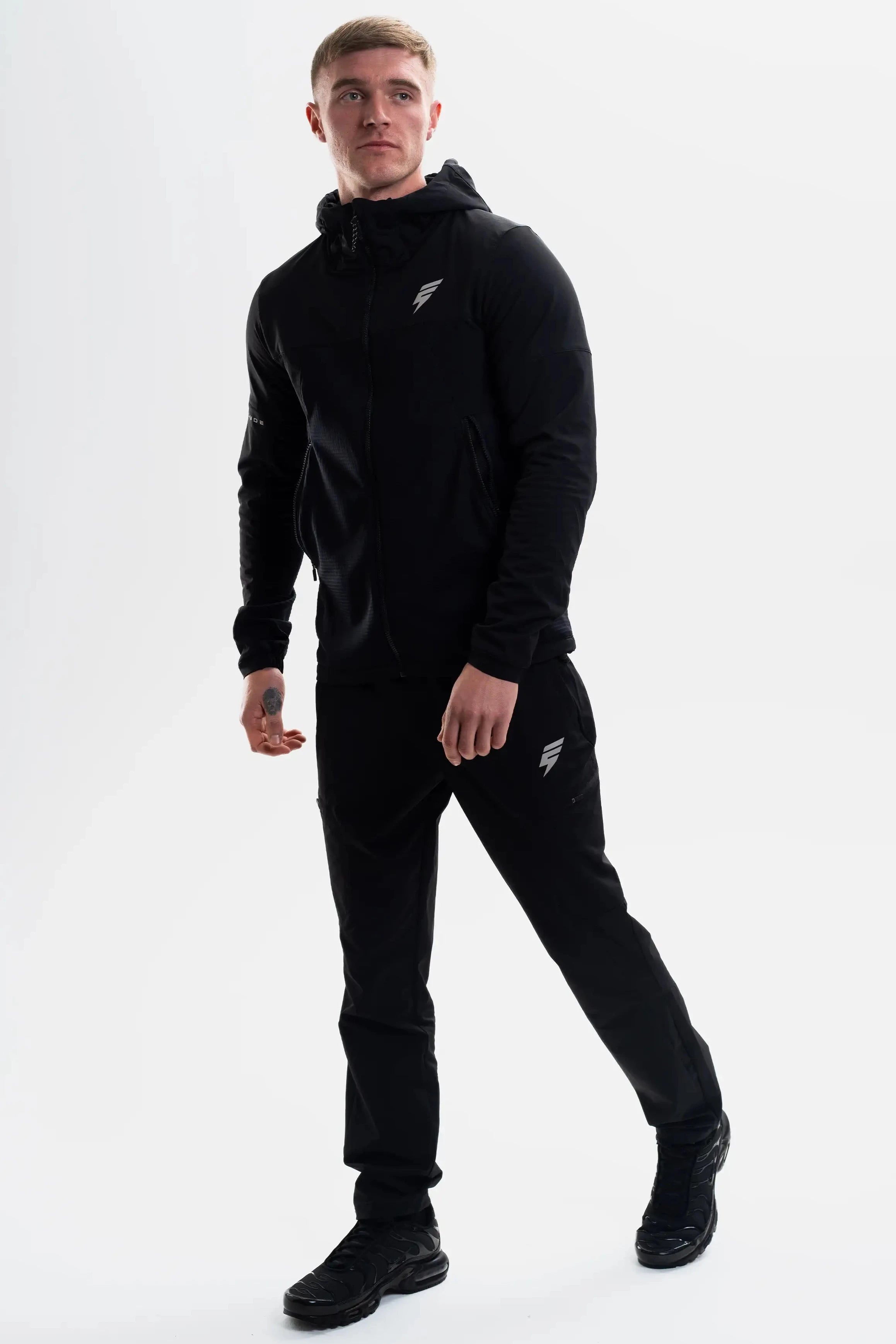 DELTA TRAIL TRACKSUIT - BLACK