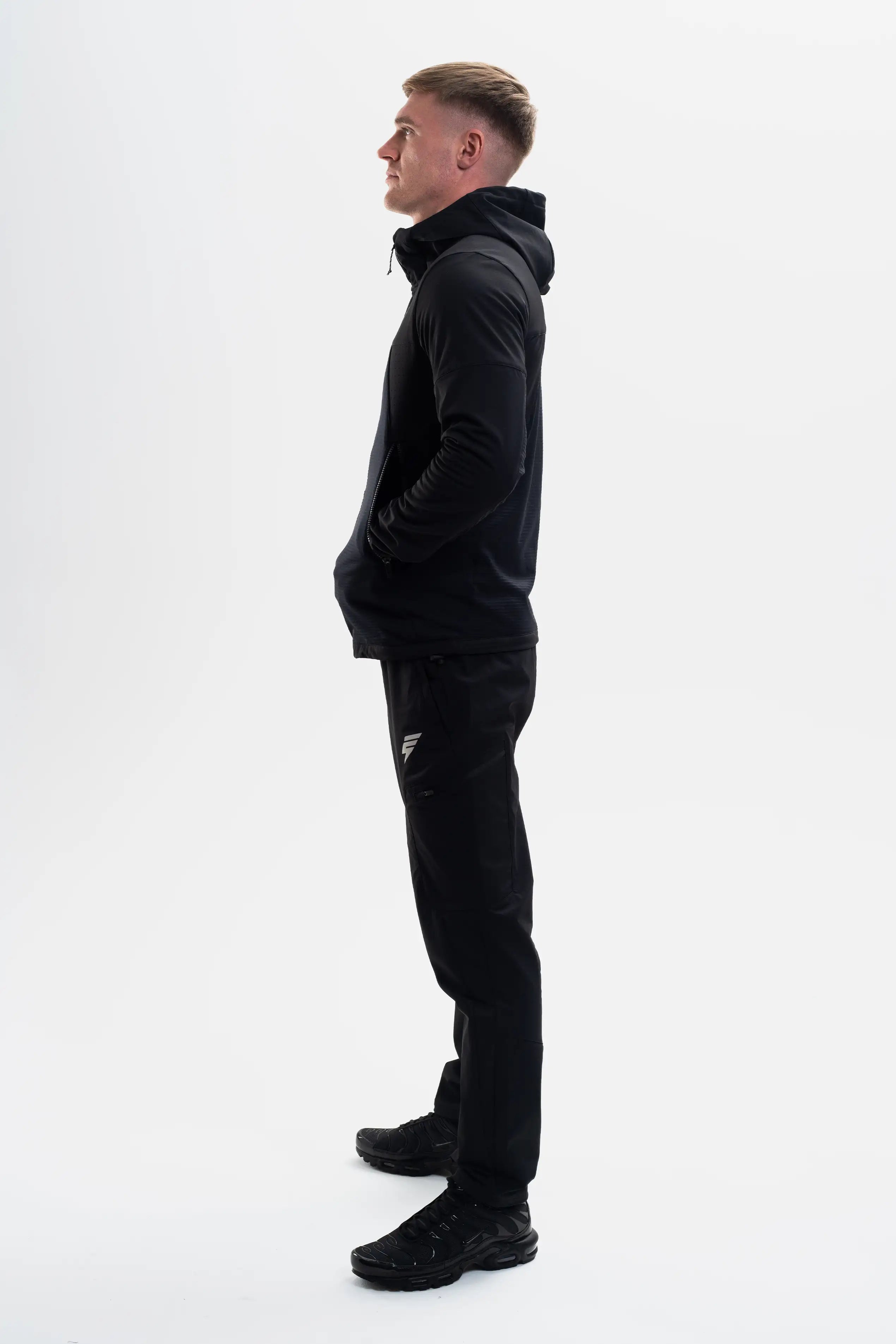 DELTA TRAIL TRACKSUIT - BLACK