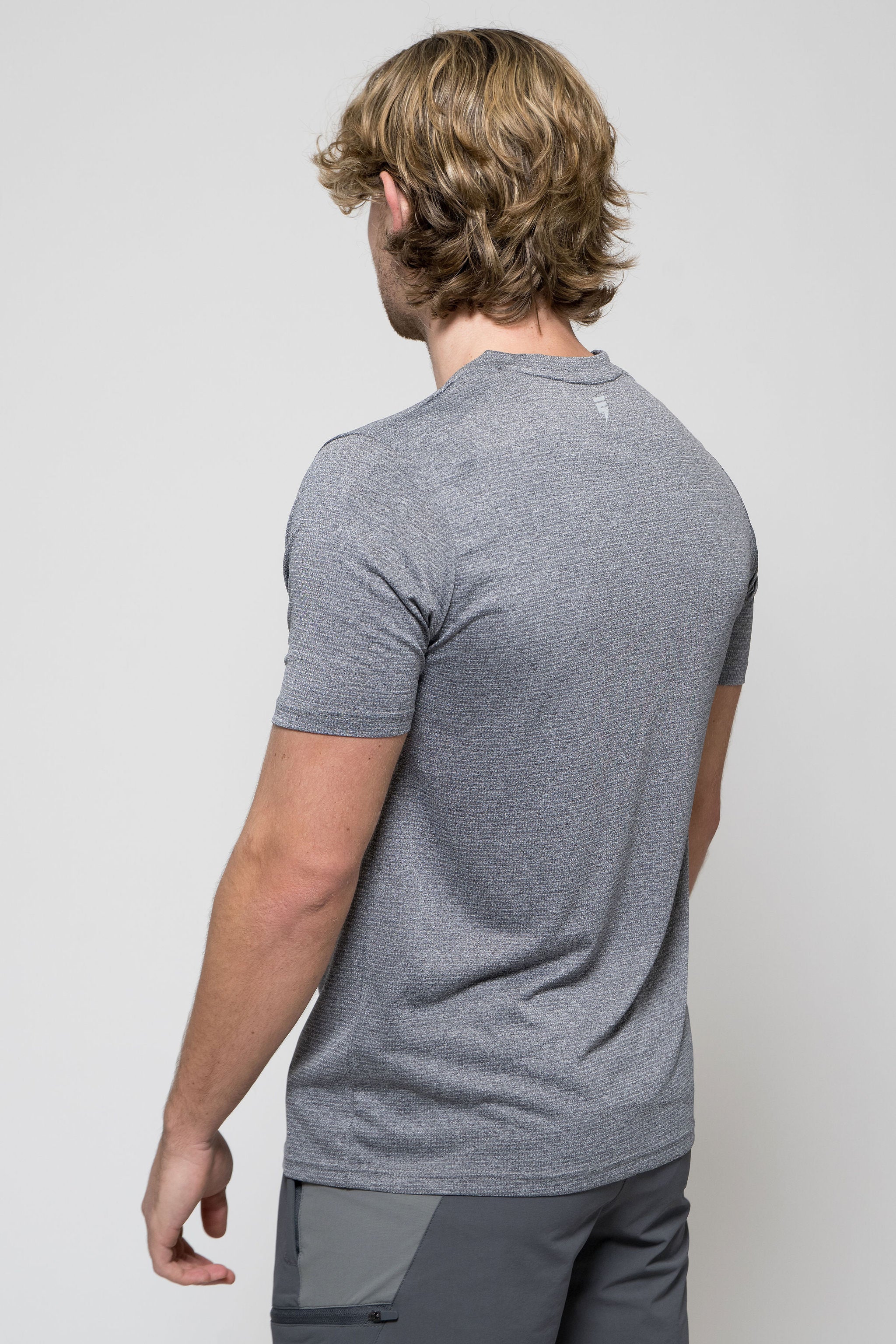 APEX TEE - GREY