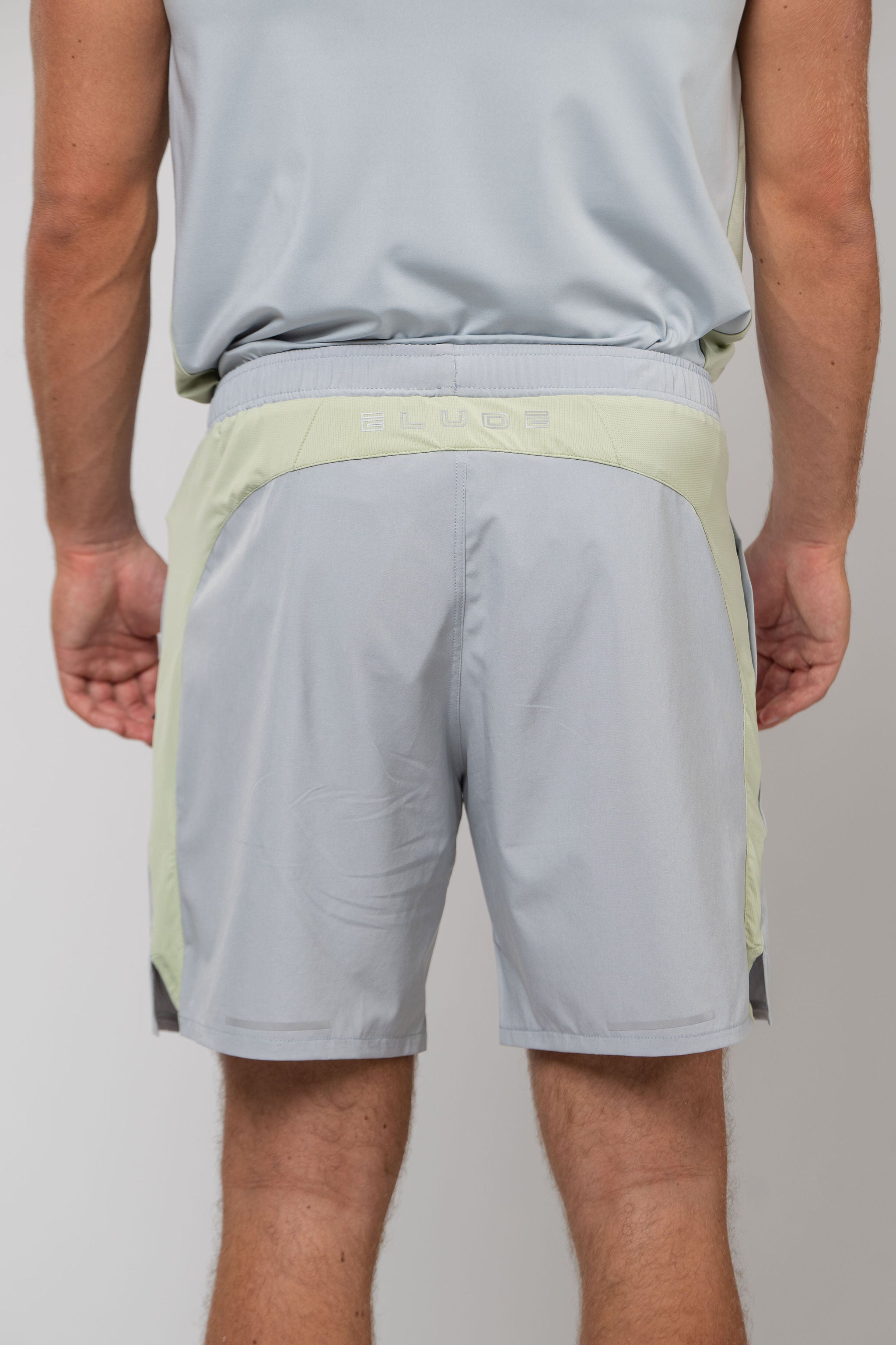BREATHE SHORT SET - GREY/SOFT GRASS