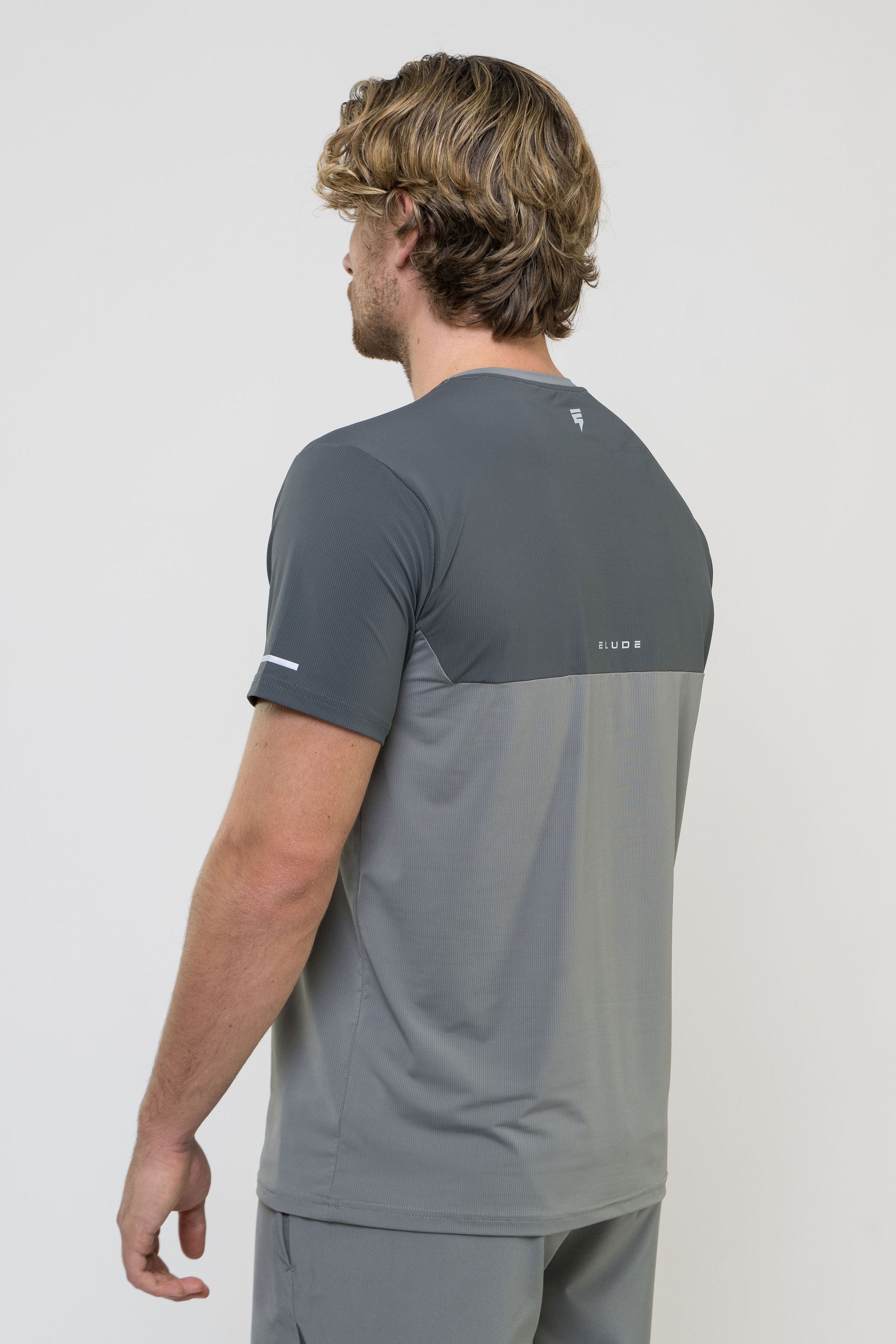 TRACK TEE - LIGHT GREY/GREY