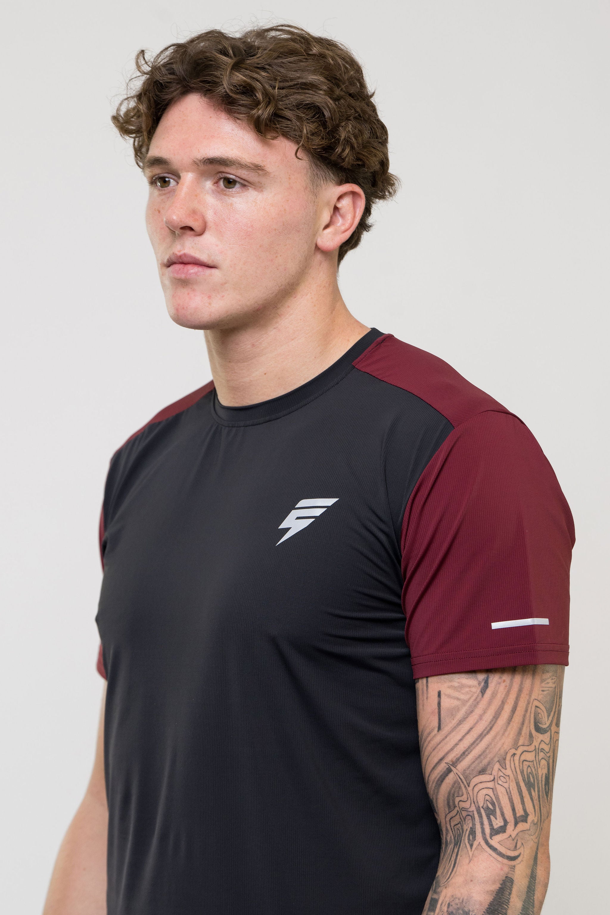 TRACK TEE - BLACK/MAROON