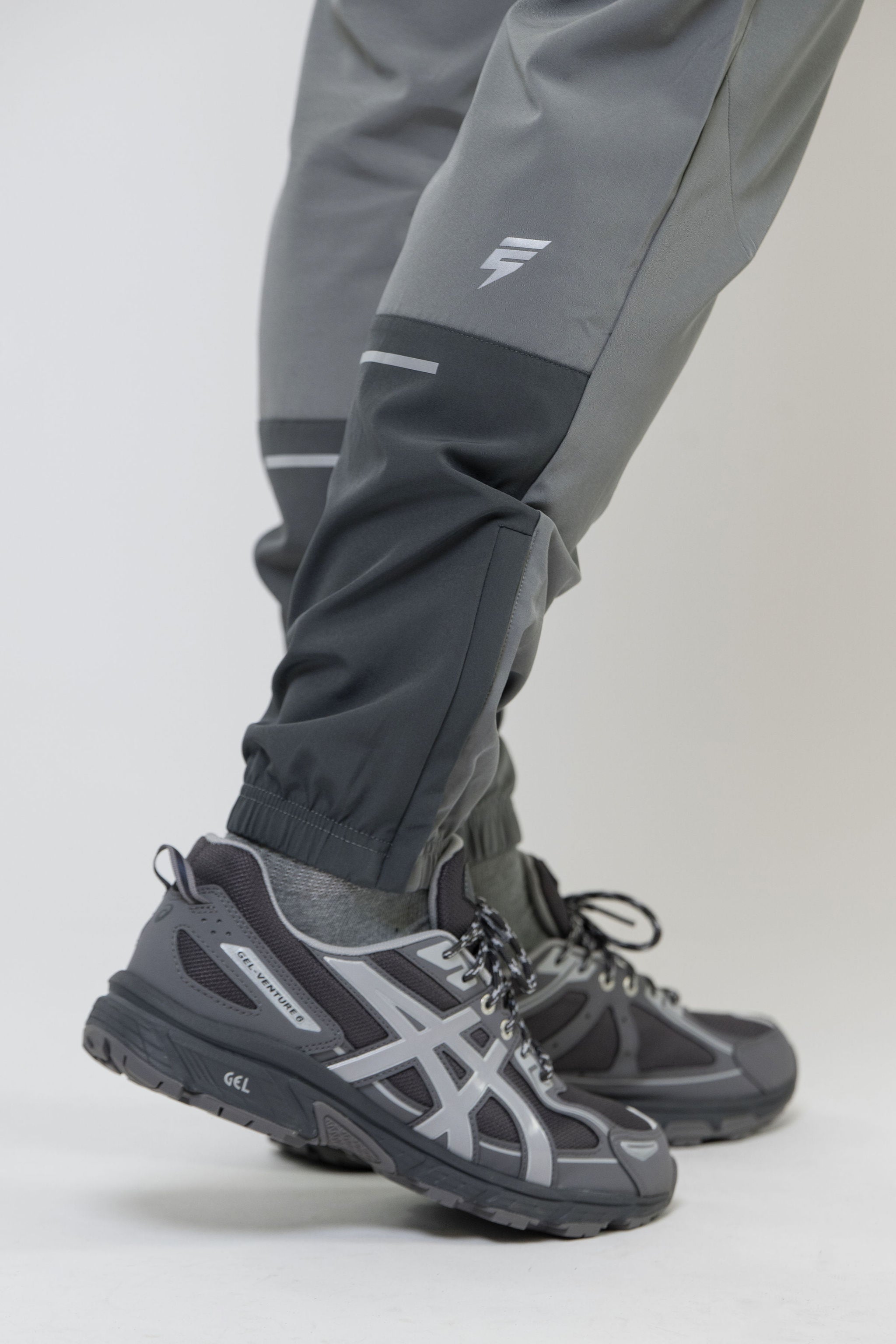 TRACK PANT - LIGHT GREY/GREY