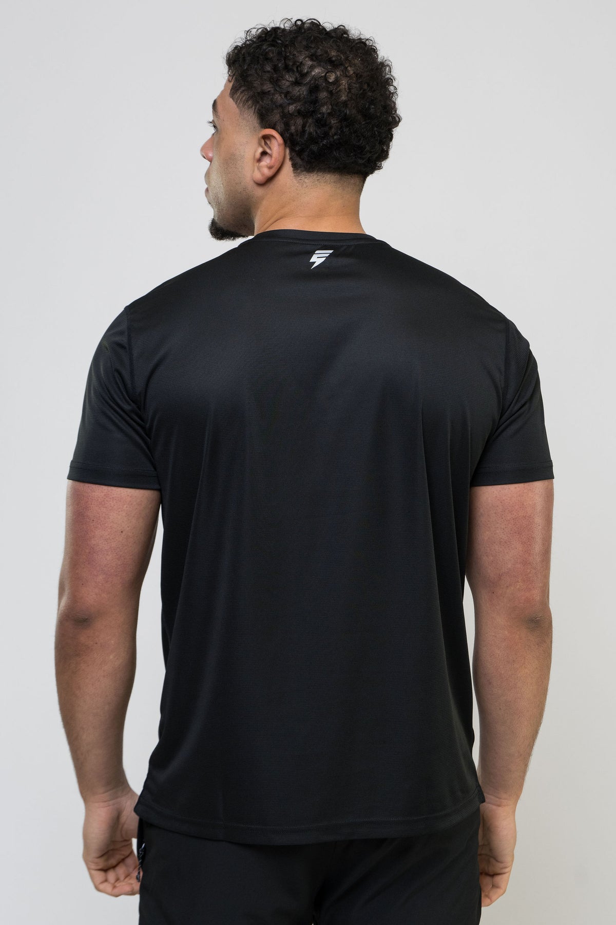 CORE TEE - BLACK