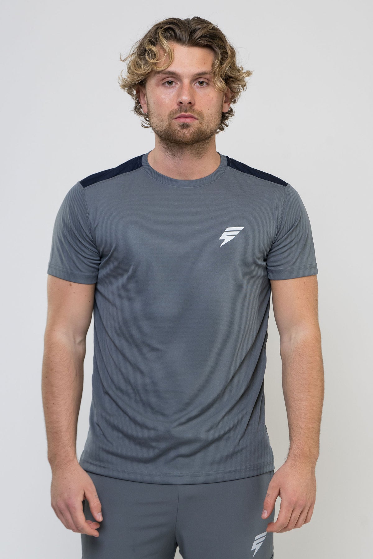 CORE TEE - GREY/NAVY