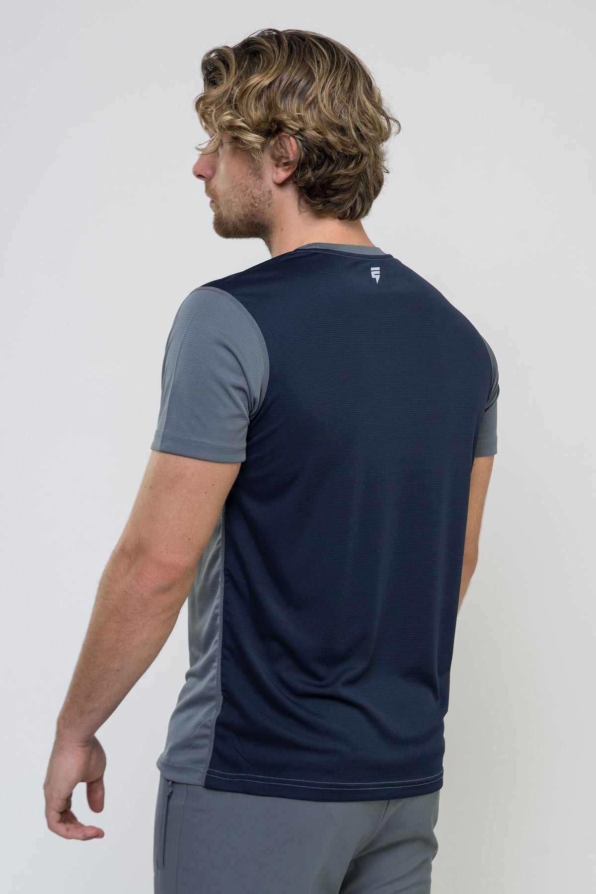 CORE TEE - GREY/NAVY