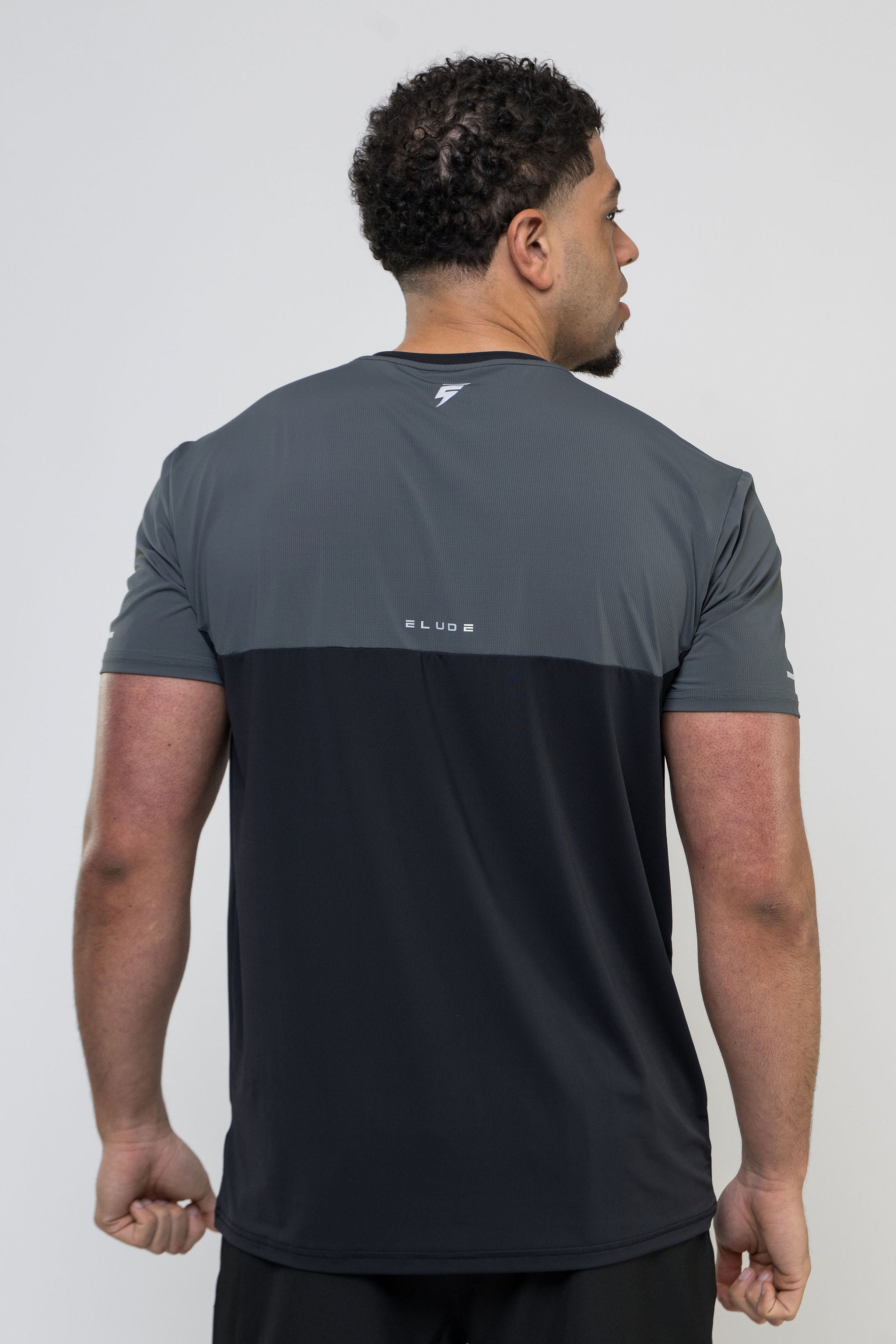 TRACK TEE - BLACK/DARK GREY