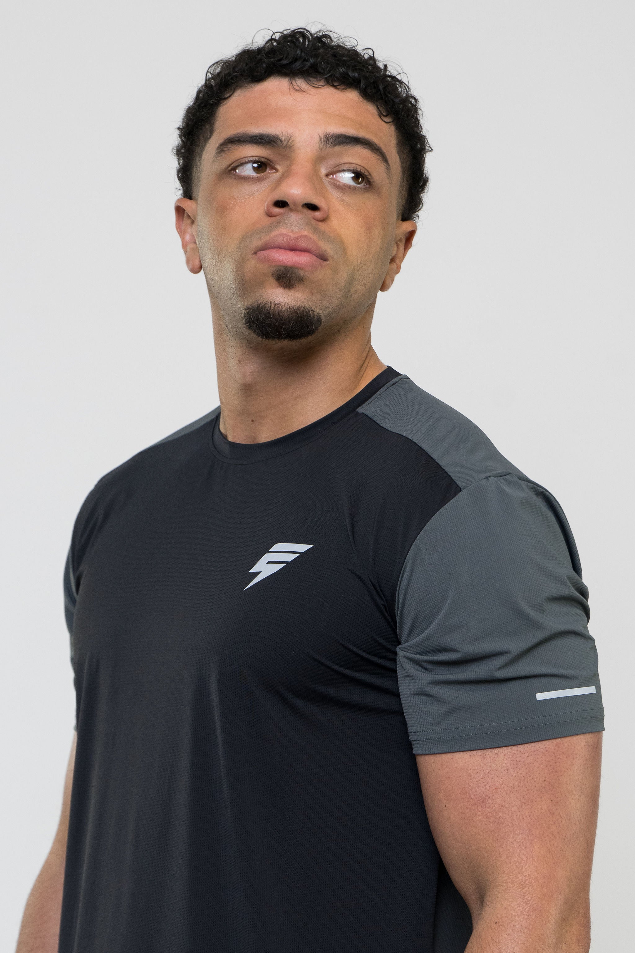 TRACK TEE - BLACK/DARK GREY