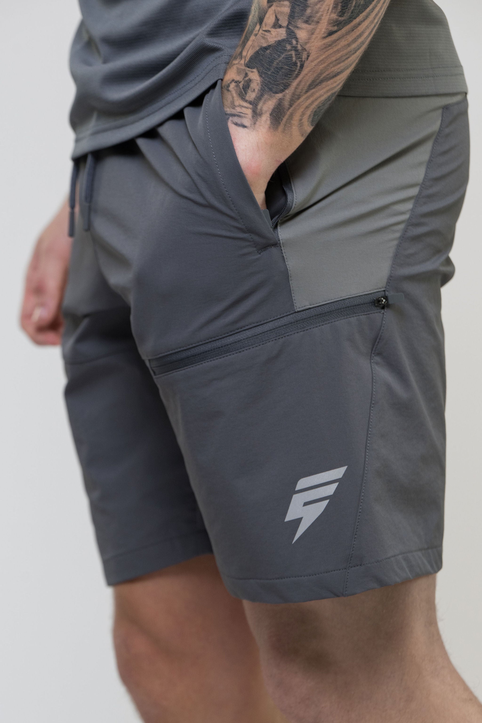 TECH SHORT SET - GREY