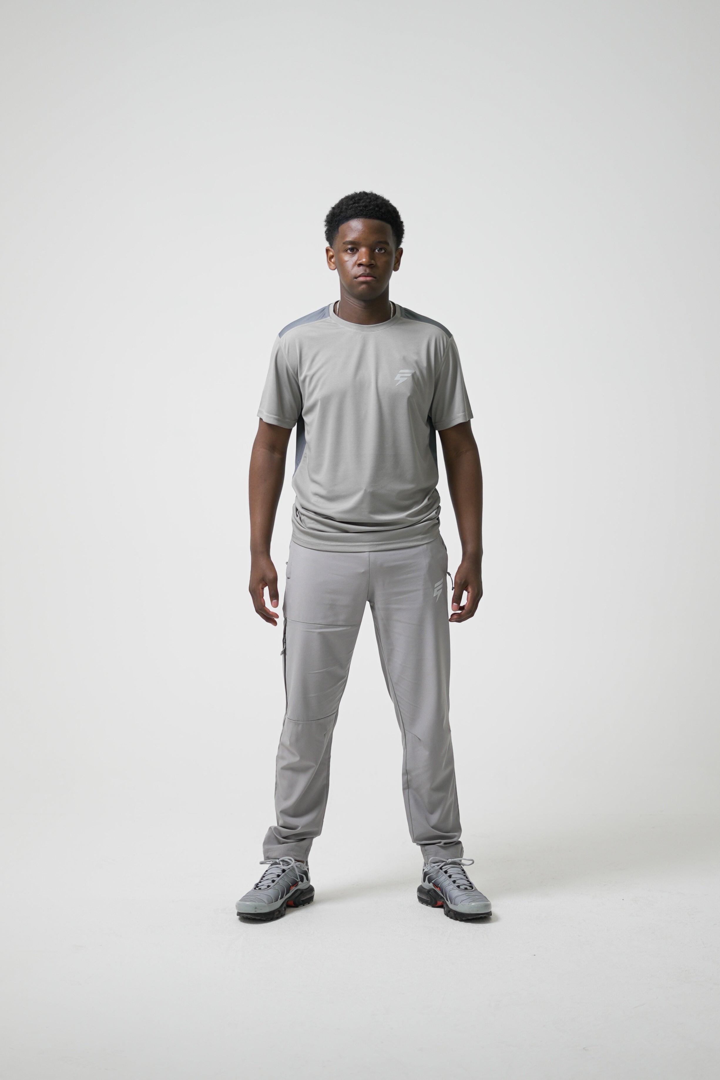 CORE TEE - LIGHT GREY / GREY