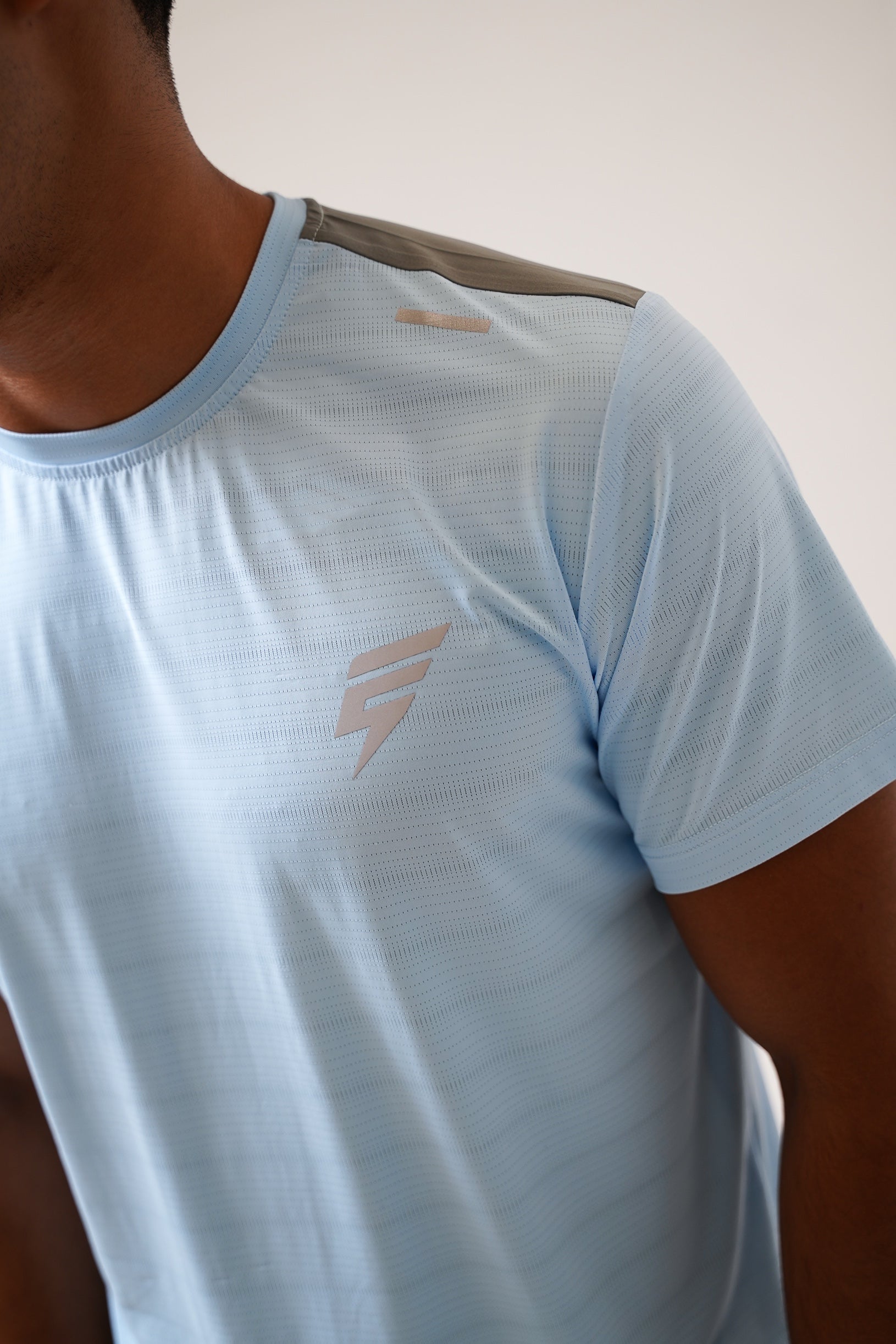 VENT TEE - BABY BLUE/GREY