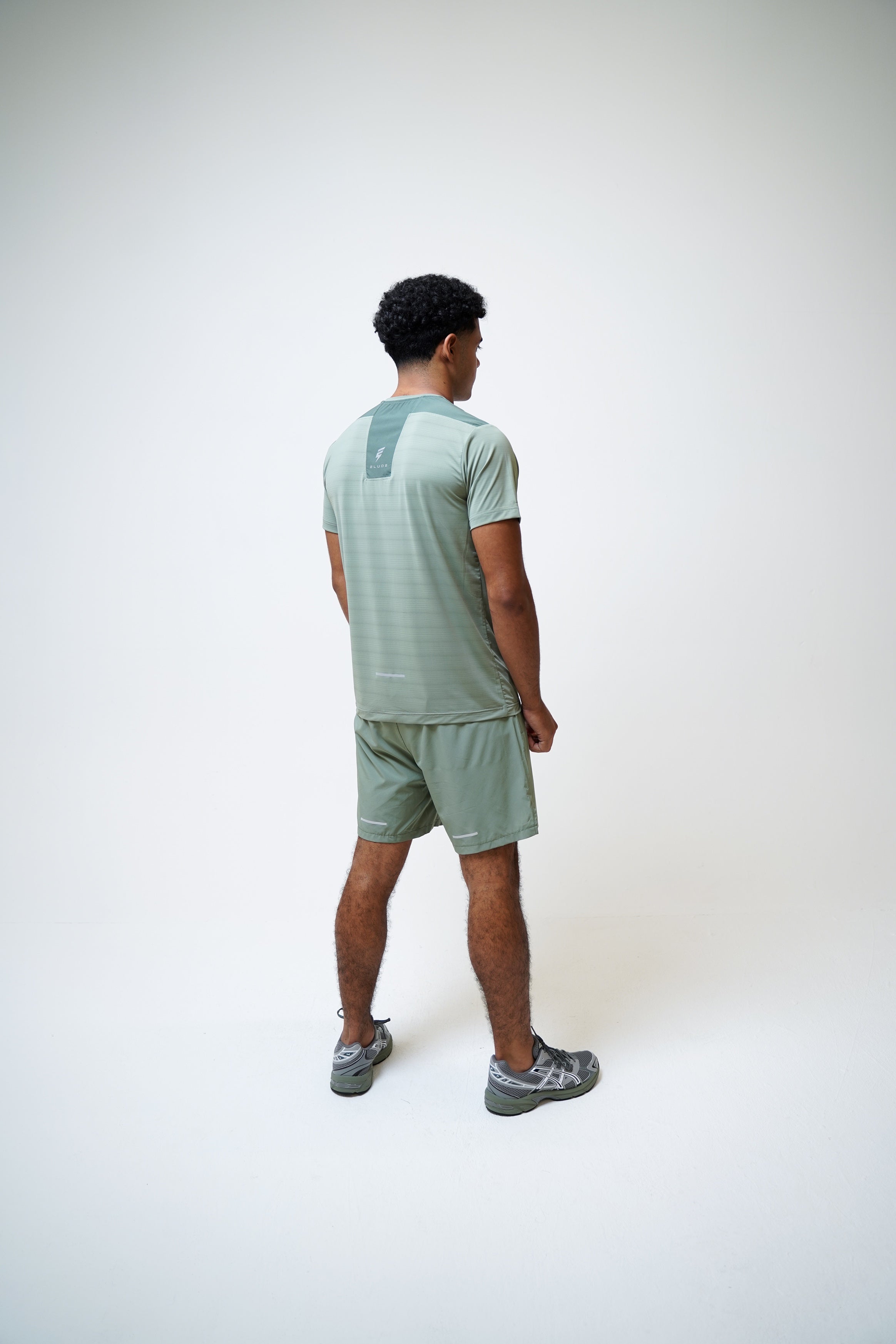 VENT SHORTS - OLIVE