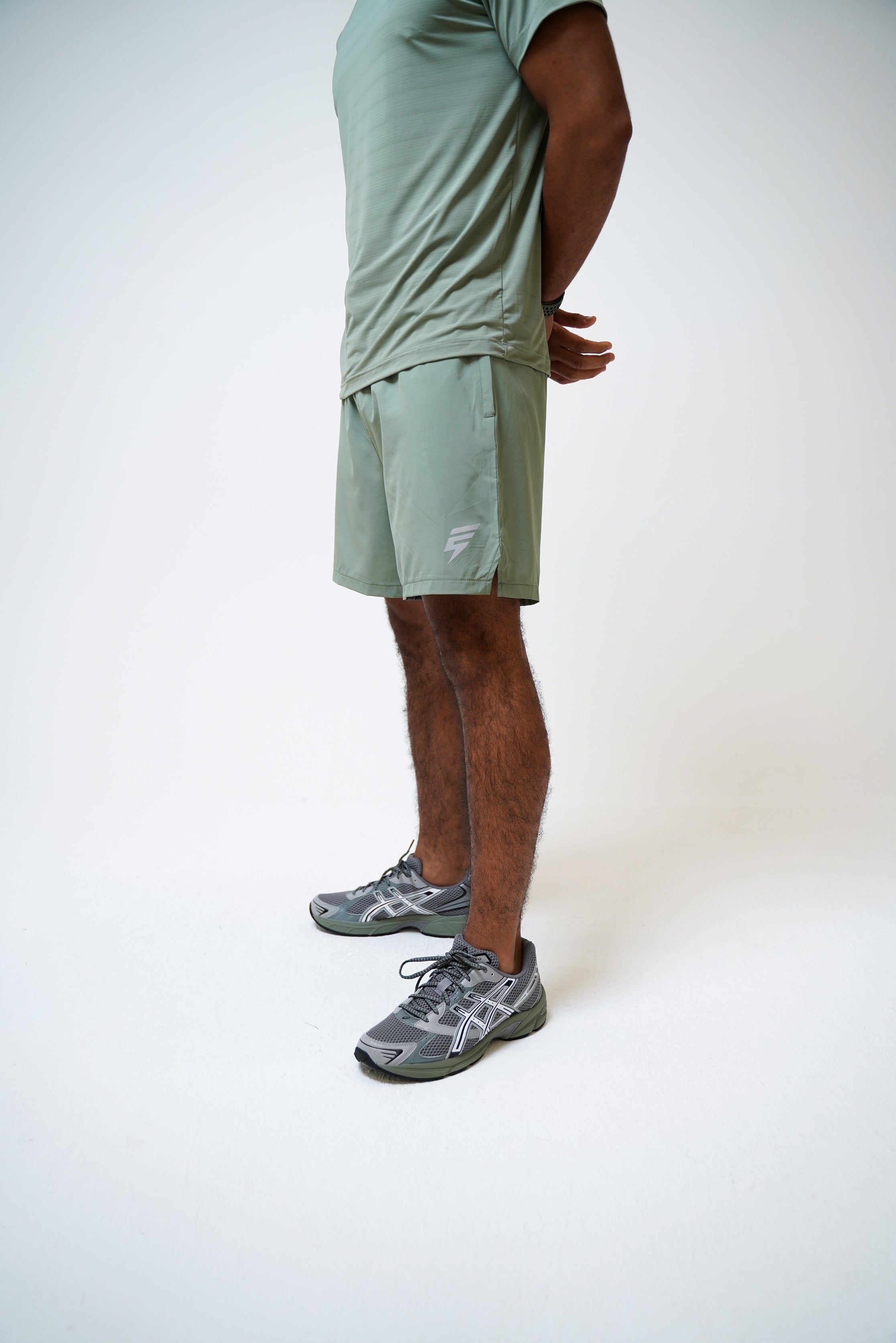 VENT SHORTS - OLIVE