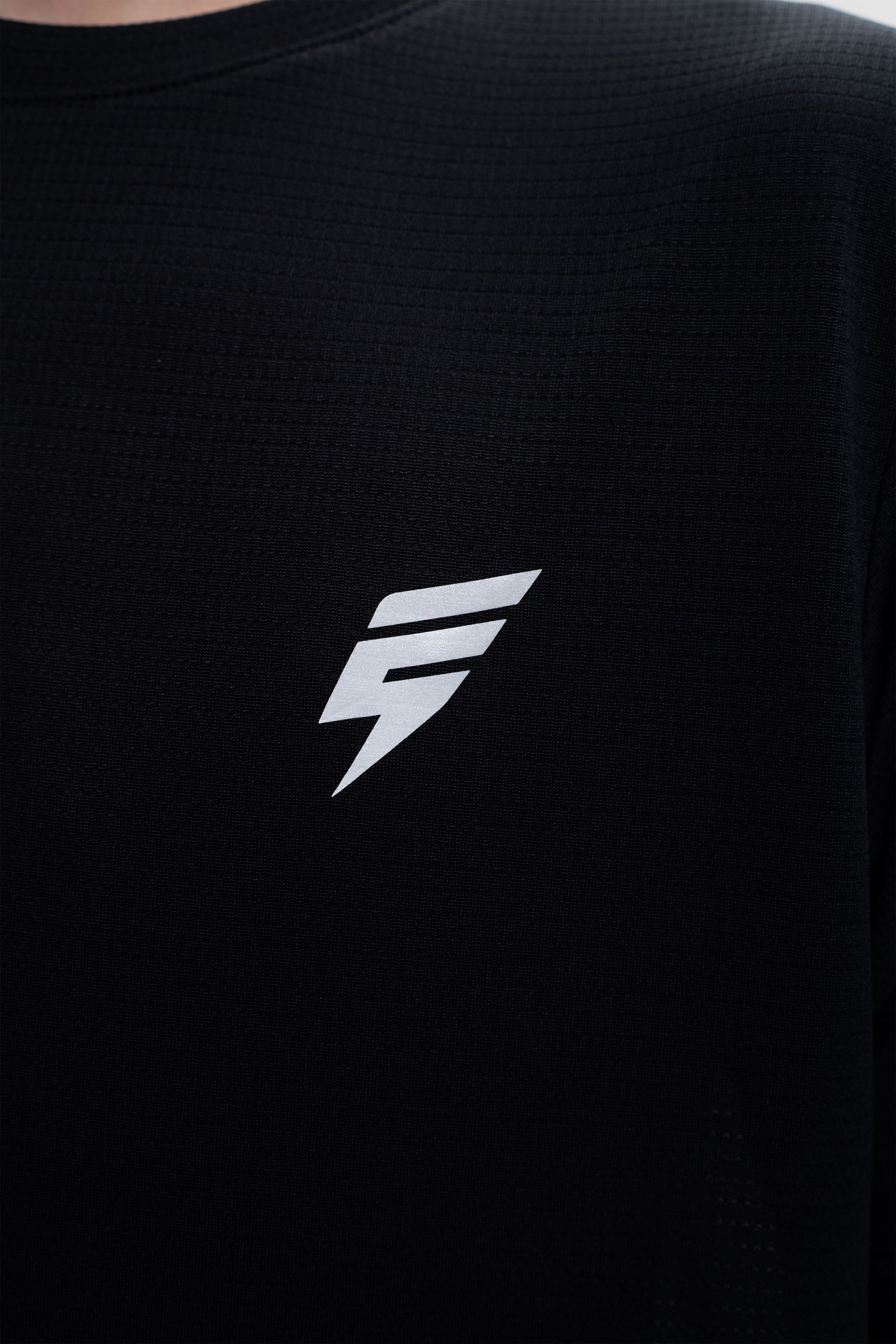 JUNIOR APEX TEE - BLACK