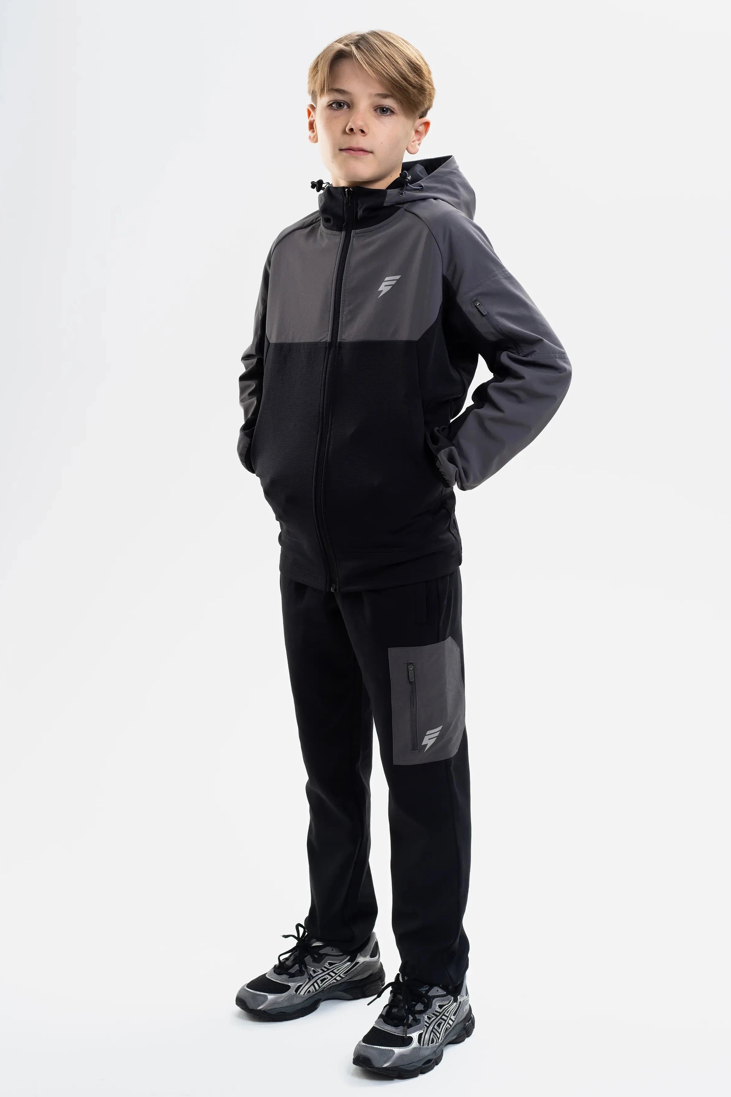 JUNIORS PATCH TRACKSUIT - BLACK/COAL