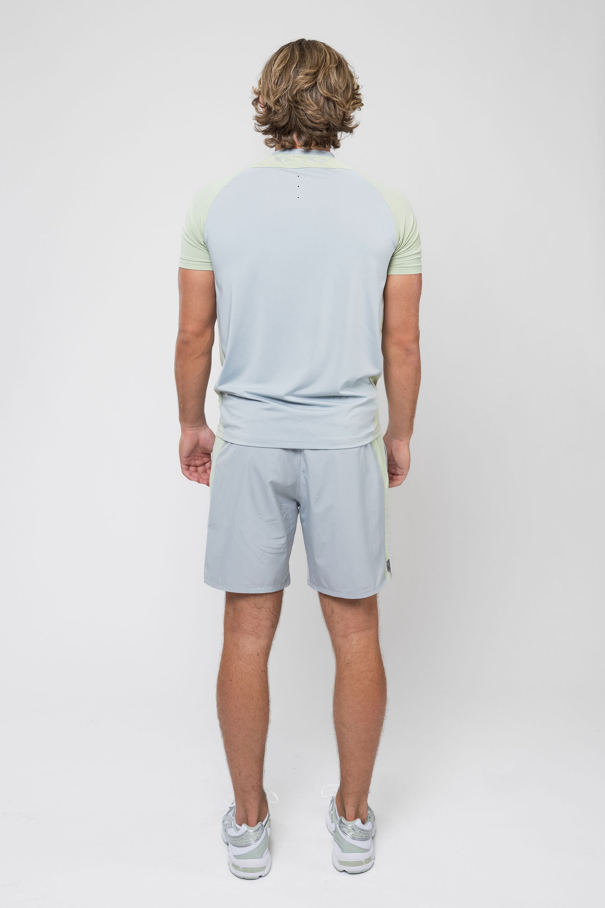 BREATHE SHORT SET - GREY/SOFT GRASS