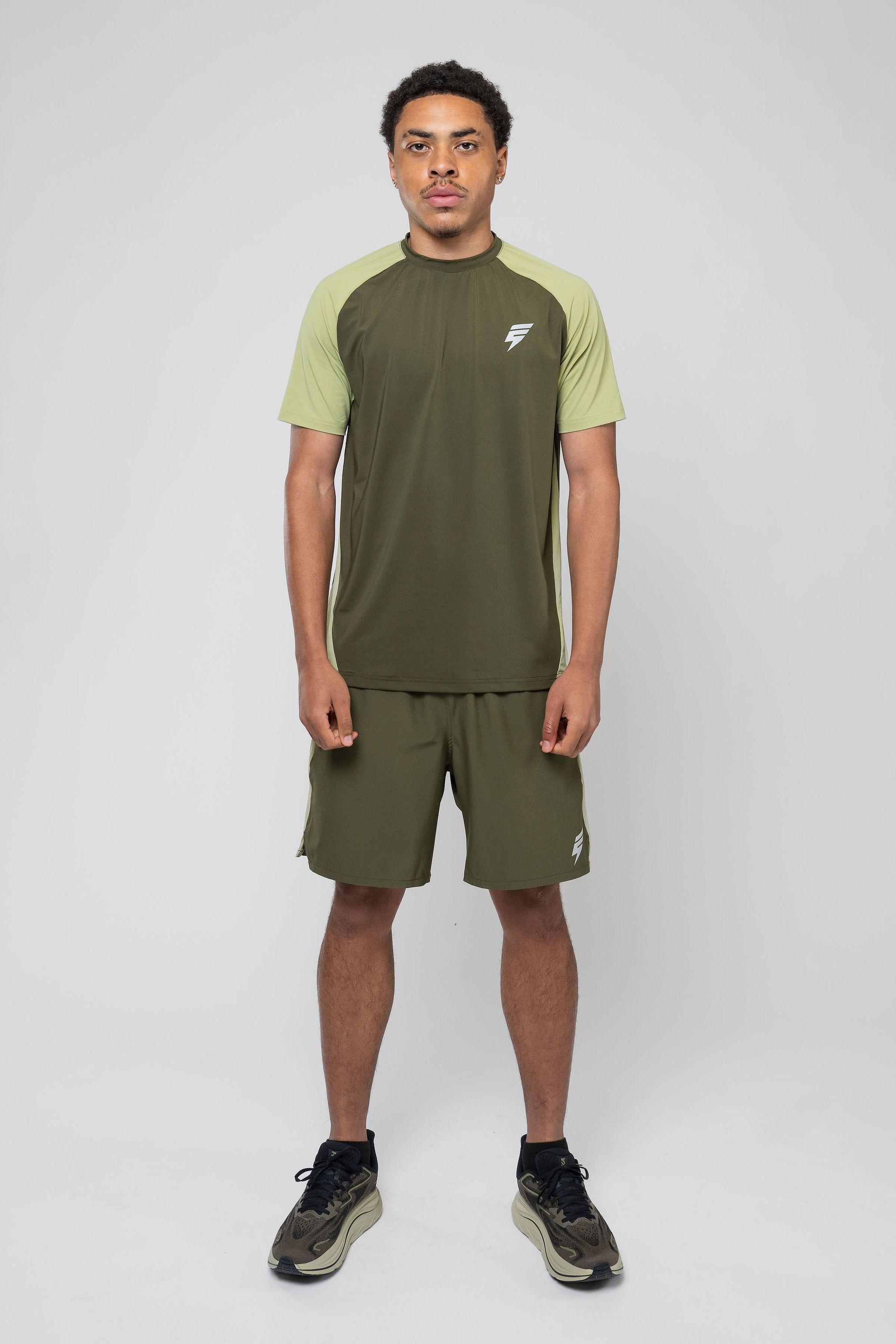 BREATHE SHORT SET - KHAKI/GREEN