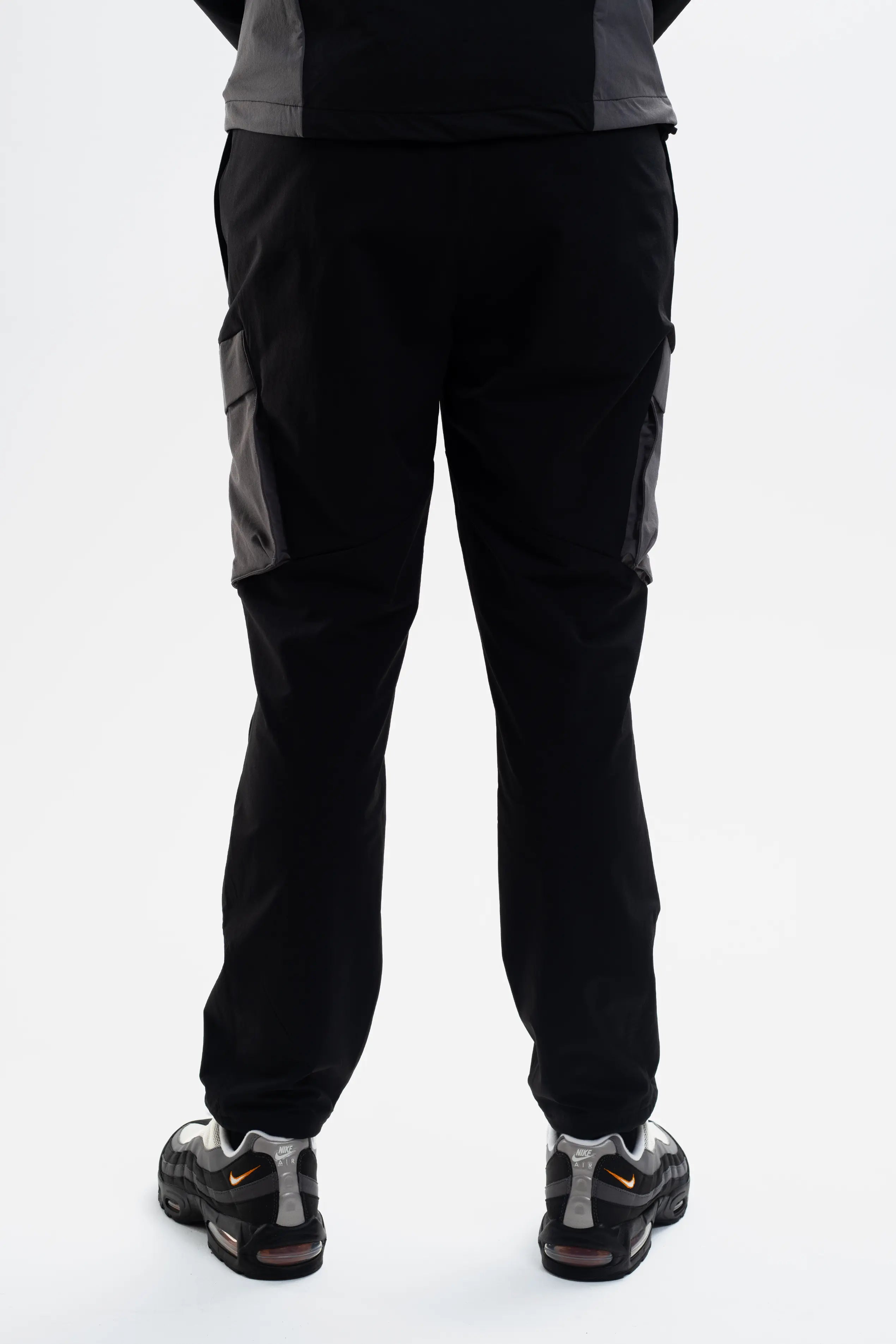 PEAK TRACKSUIT - BLACK/COAL