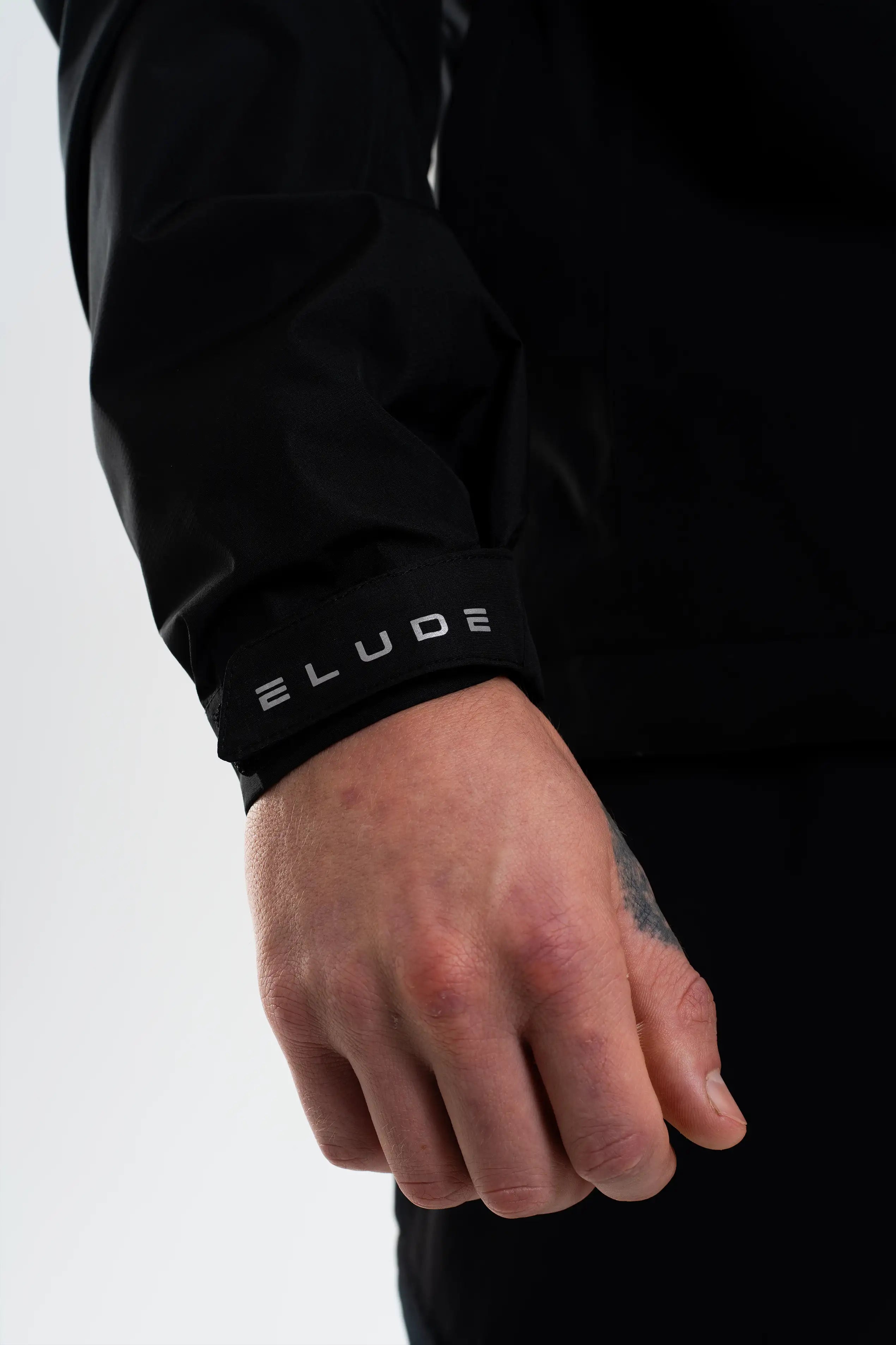 STORM RAINCOAT - BLACK