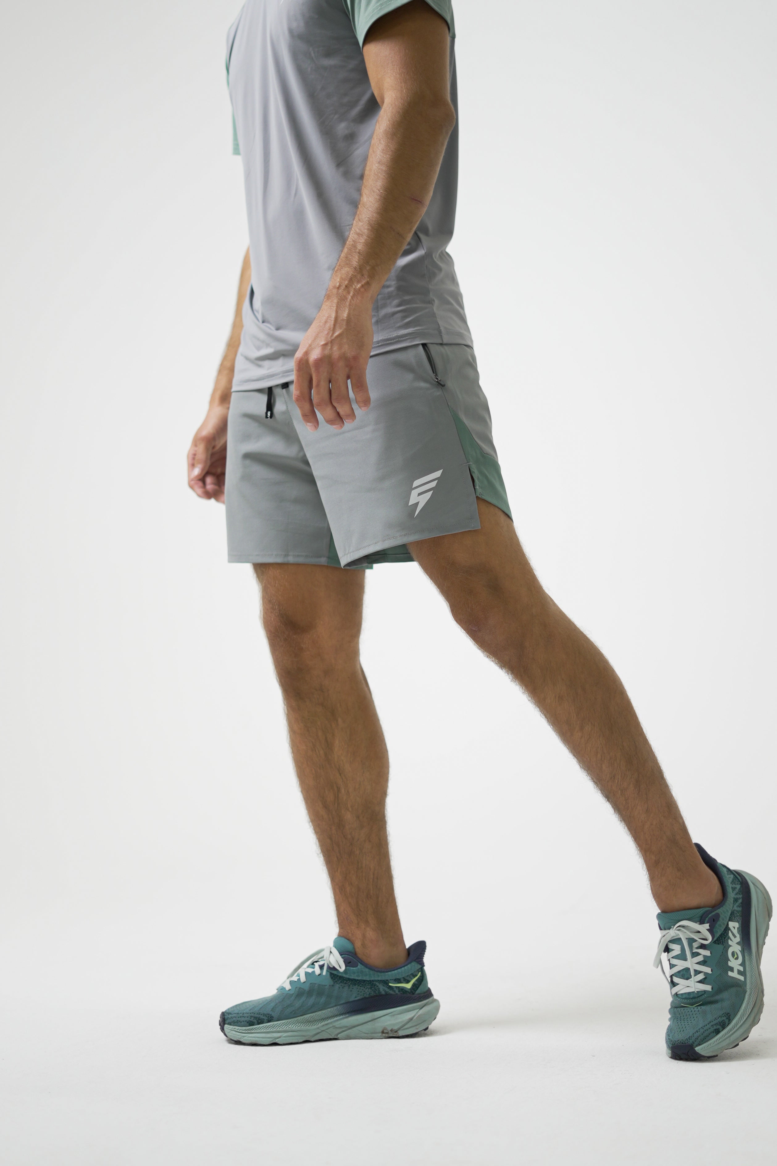 SPLIT SHORTS - LIGHT GREY/SAGE GREEN