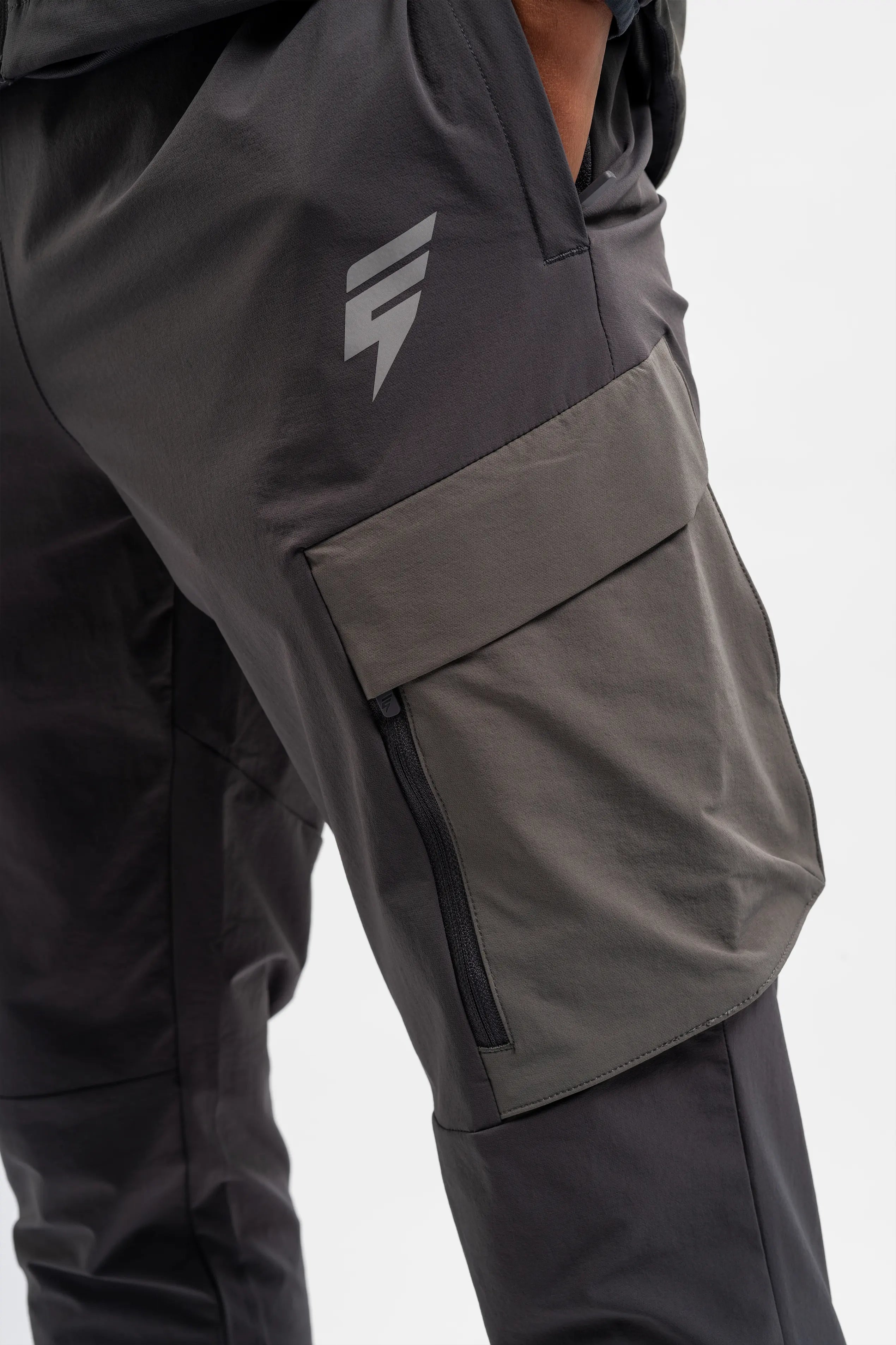 PEAK PANT - COAL/GREY
