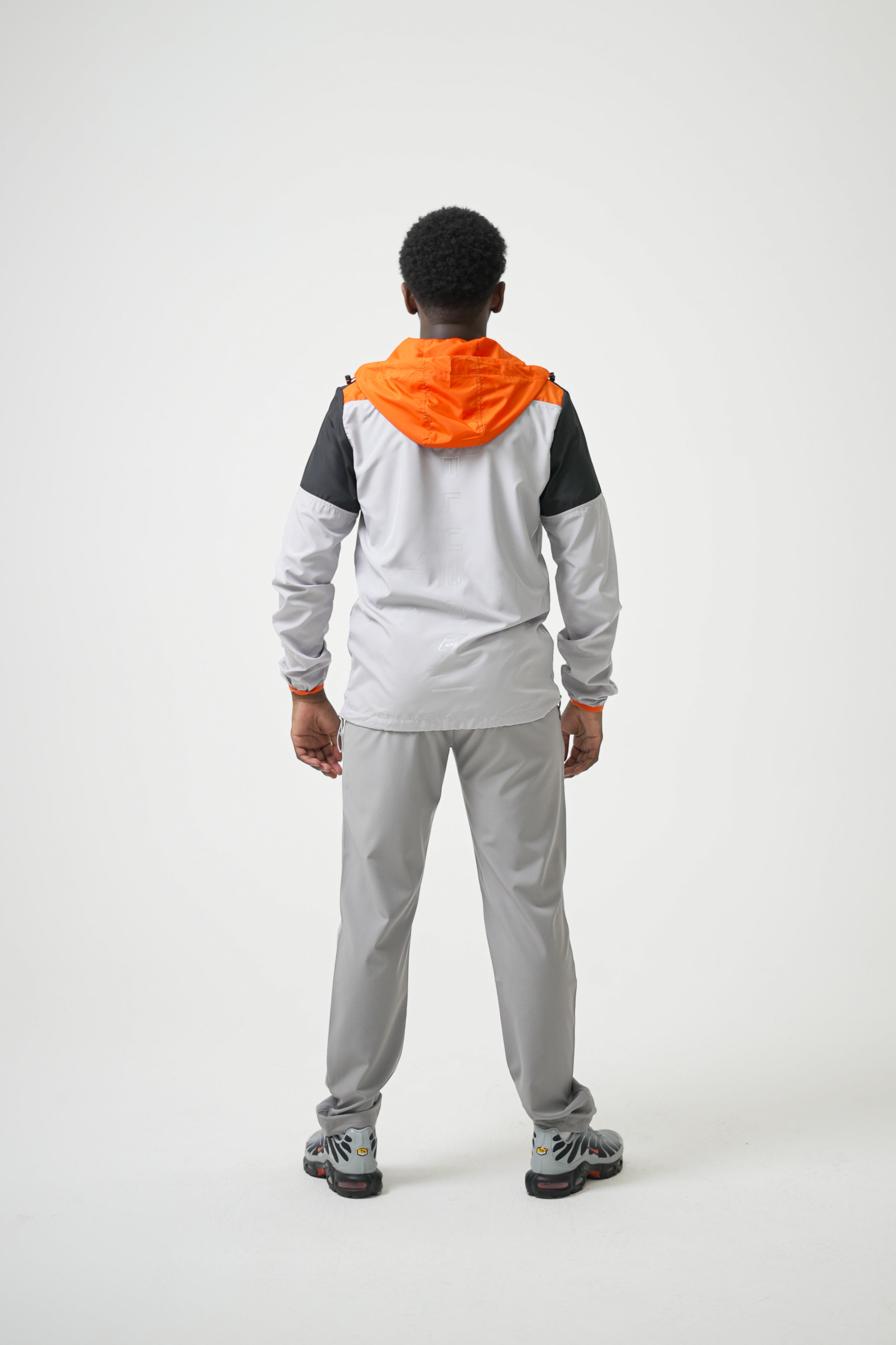 VENT WINDBREAKER SET - LIGHT GREY/BLACK/ORANGE
