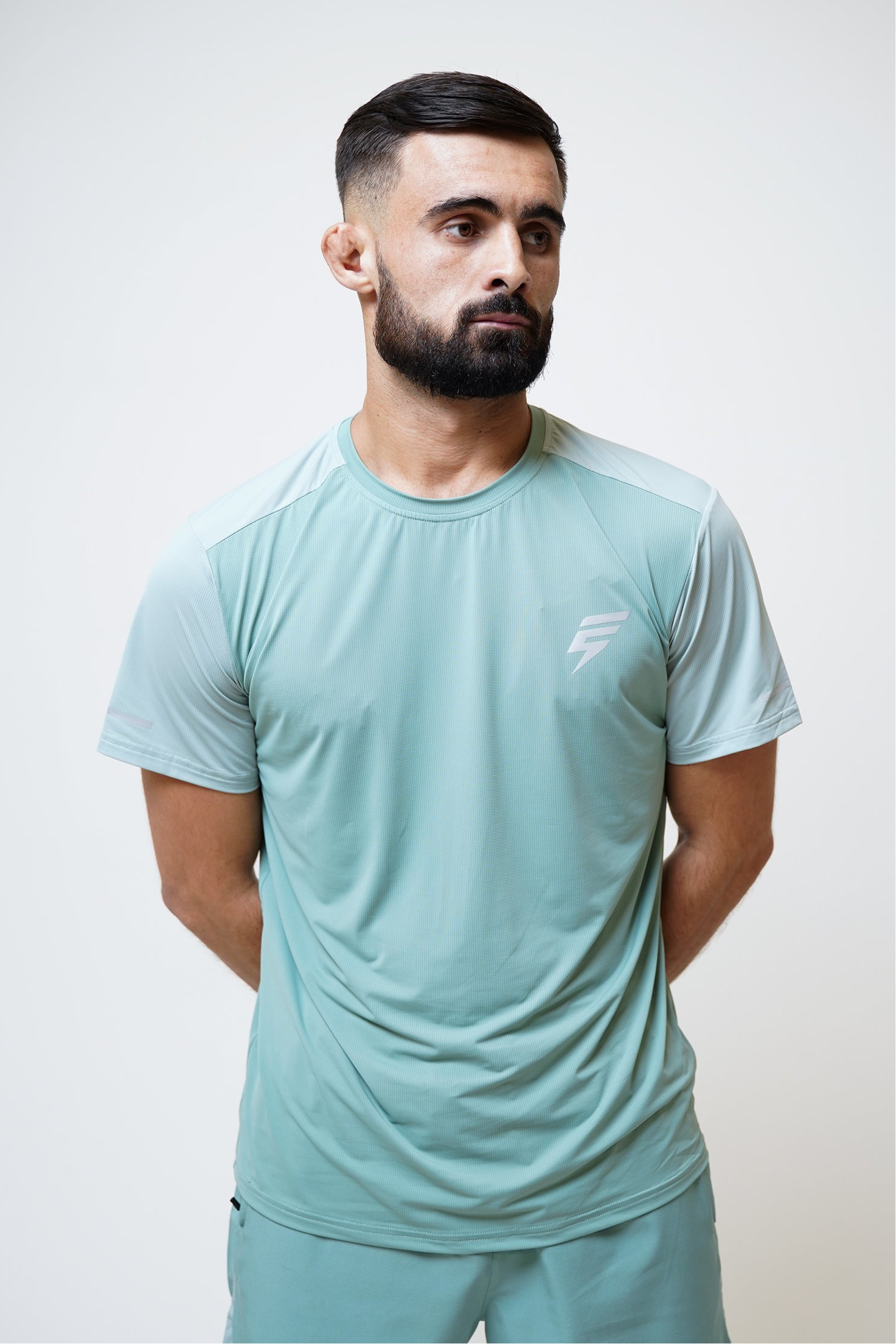 SPLIT TEE - PALE GREEN