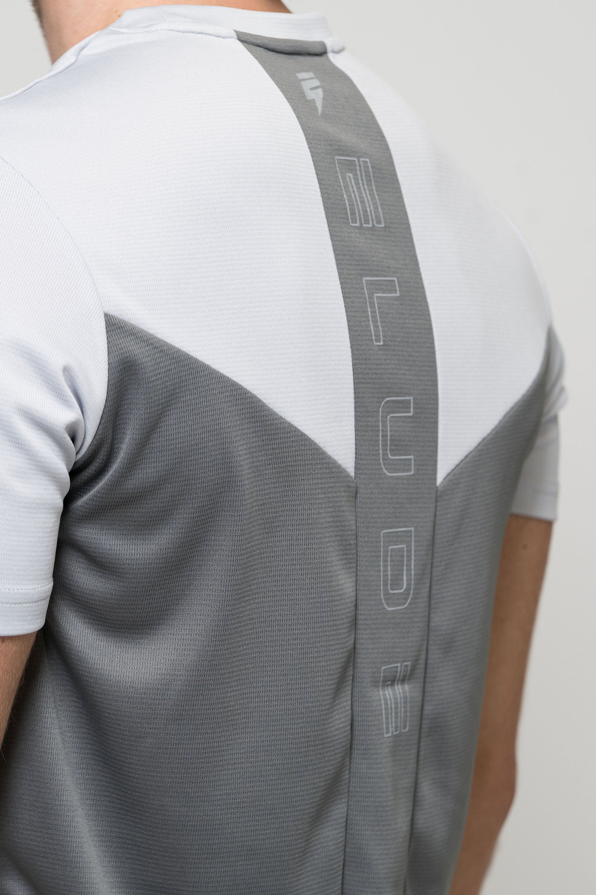 TECH TEE - LIGHT GREY/GREY