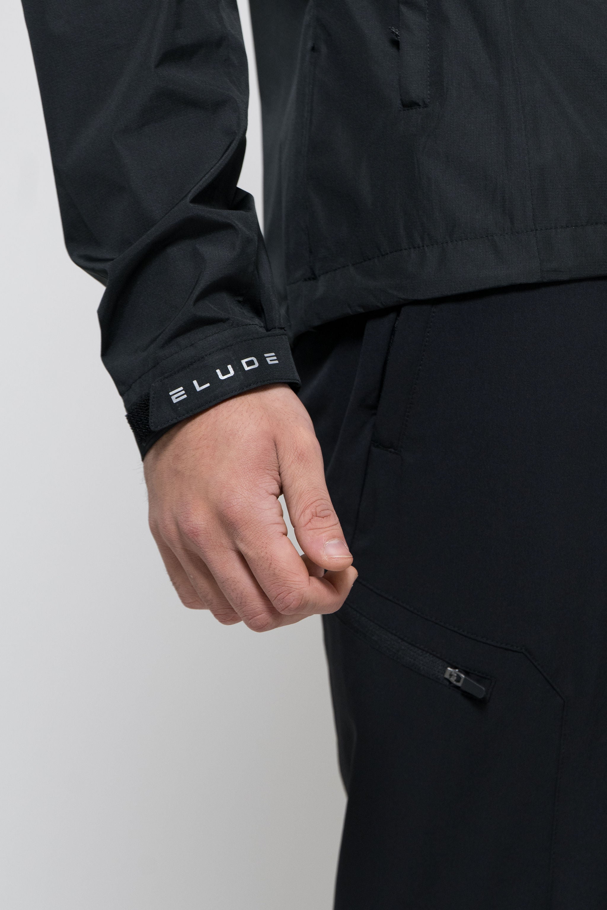 STORM RAINCOAT - BLACK