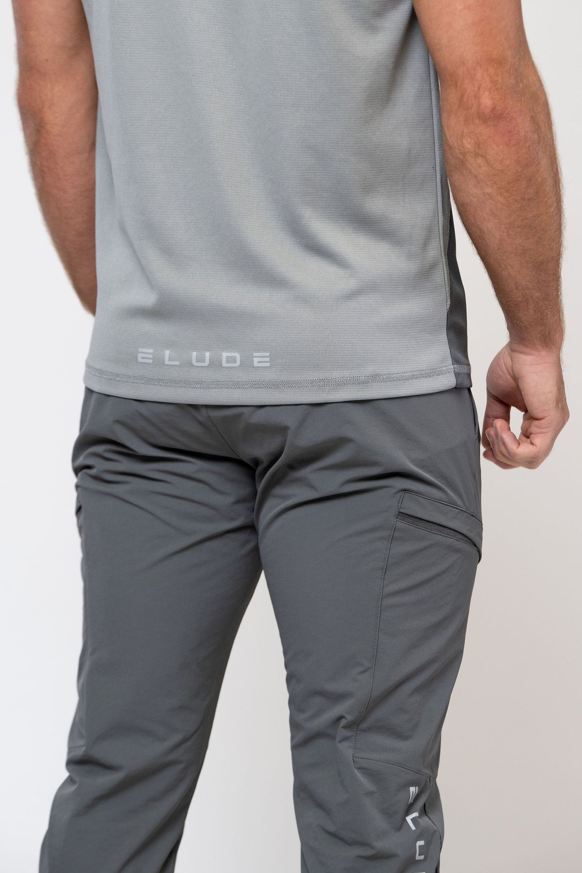TRAIL TEE - DARK GREY/GREY