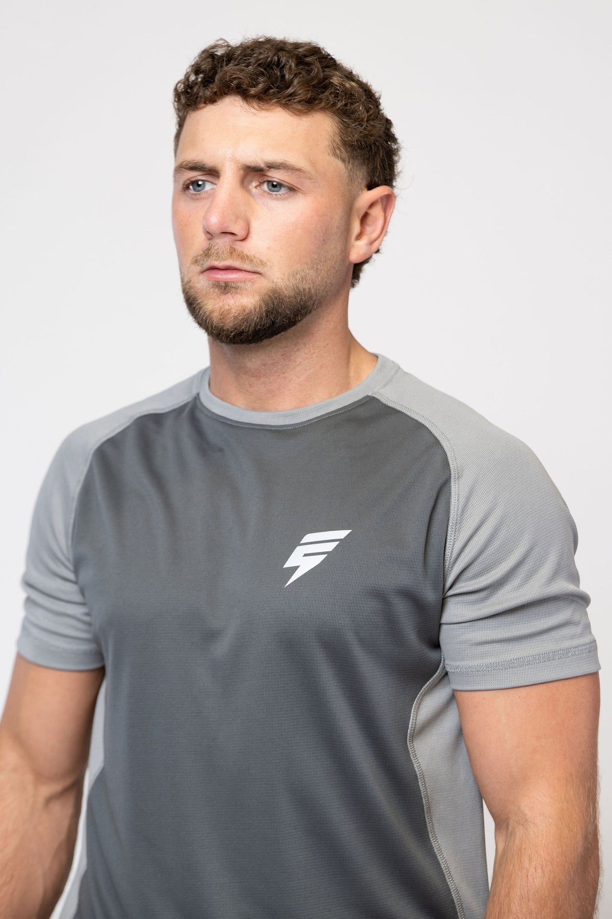 TRAIL TEE - DARK GREY/GREY