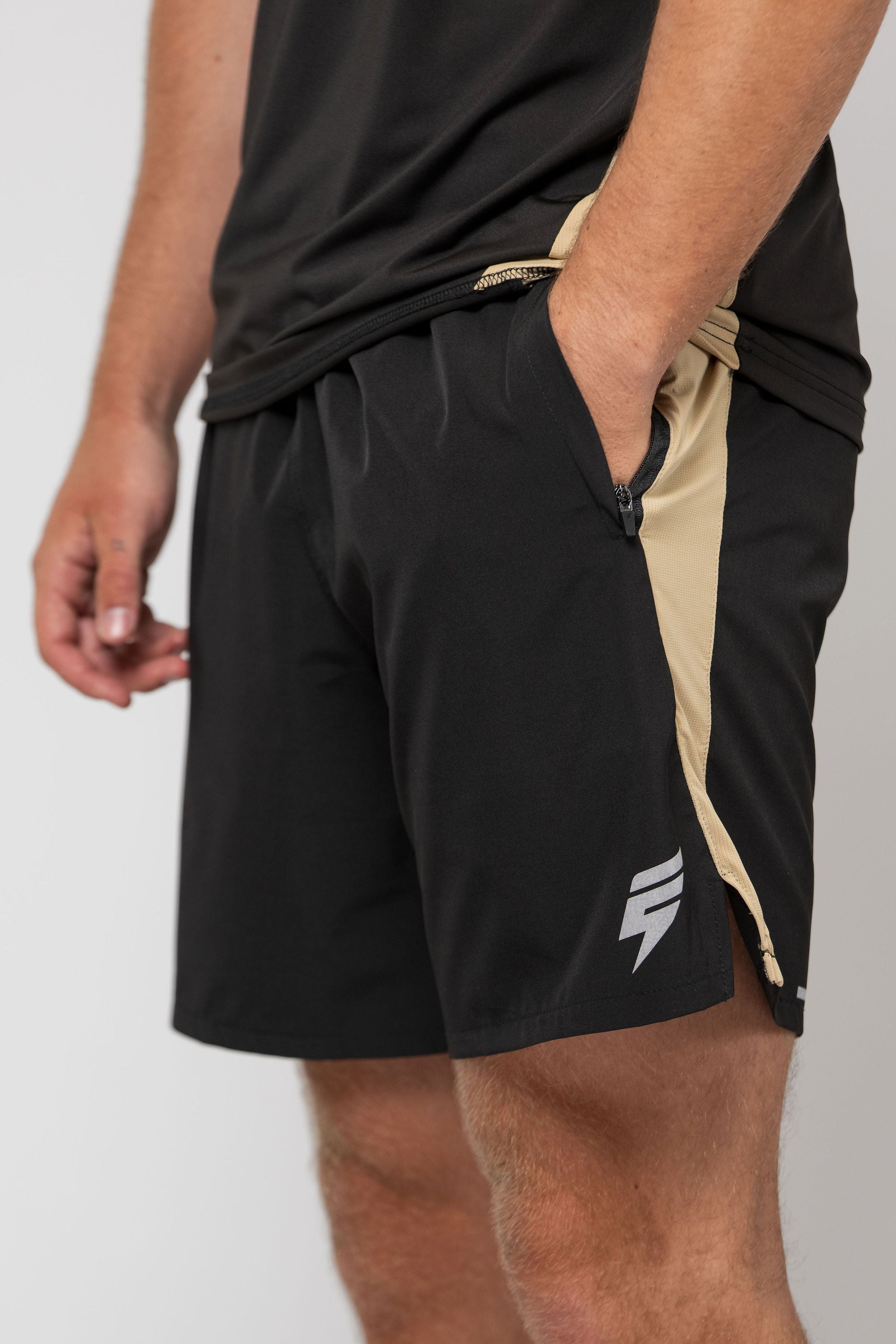 BREATHE SHORT SET - BLACK/SAND