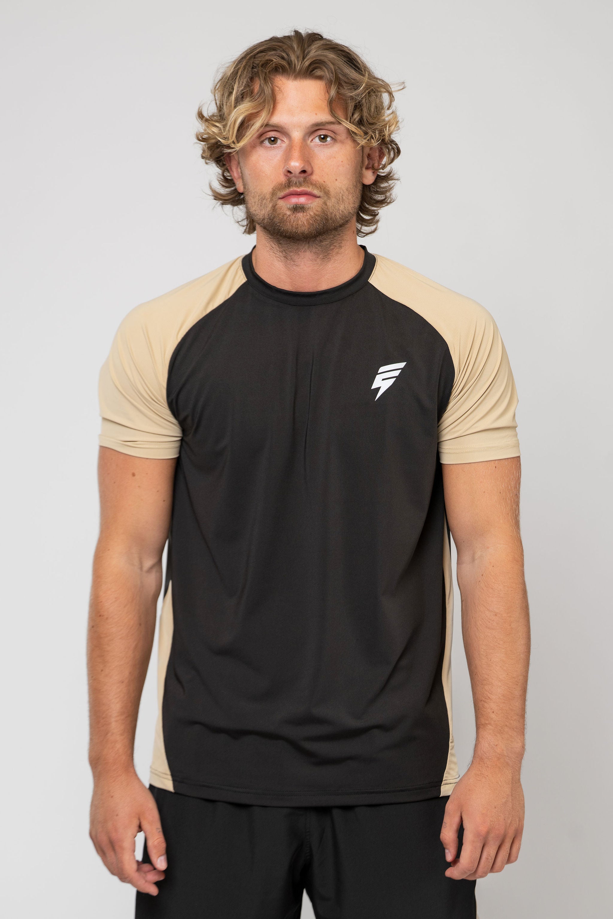 BREATHE SHORT SET - BLACK/SAND