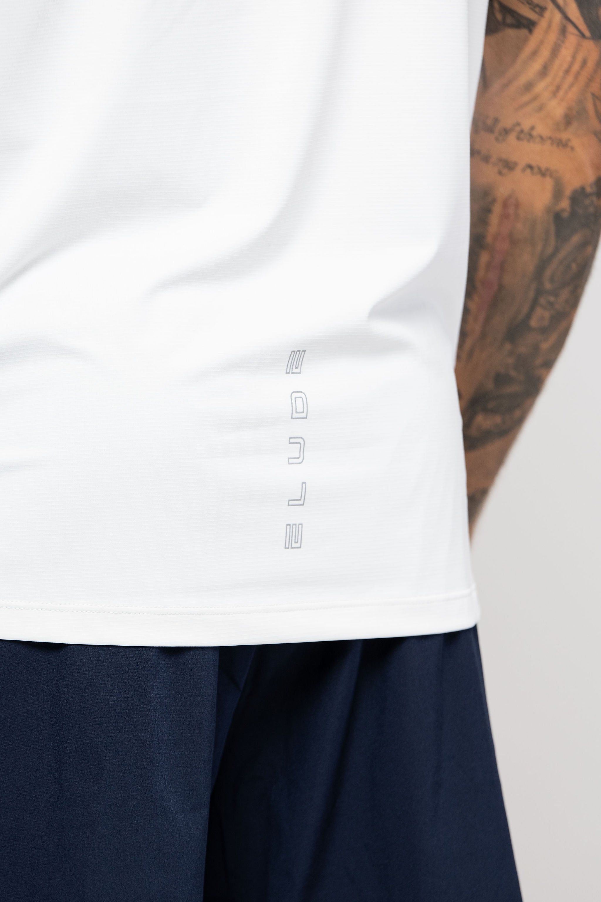 ICON TEE - WHITE/NAVY