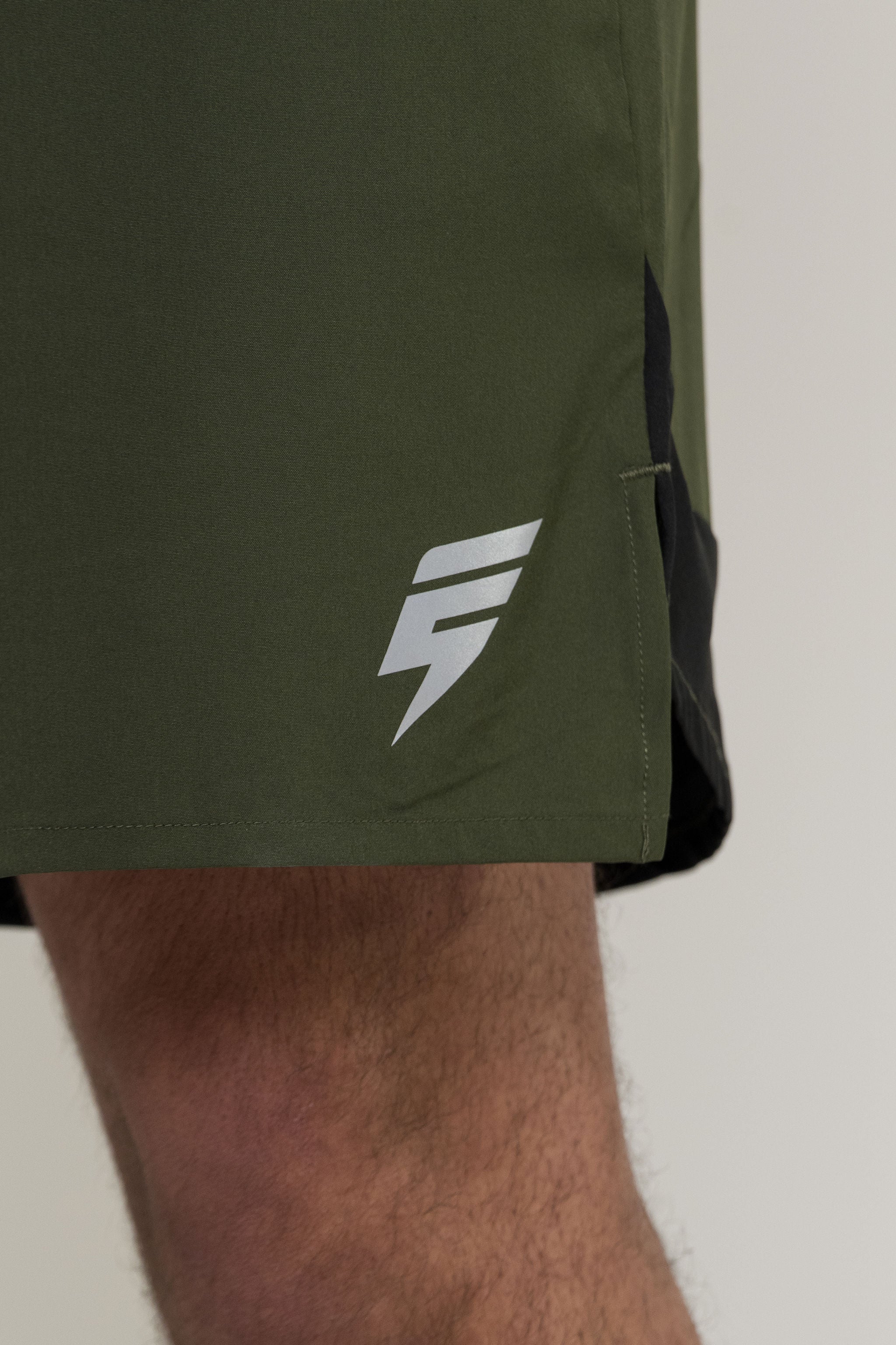 TRACK SHORT - KHAKI/BLACK
