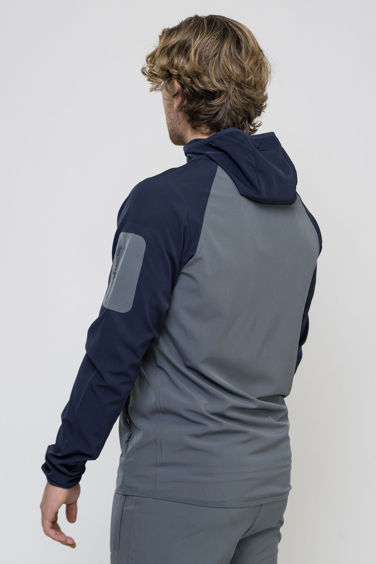 CORE JACKET - GREY/NAVY