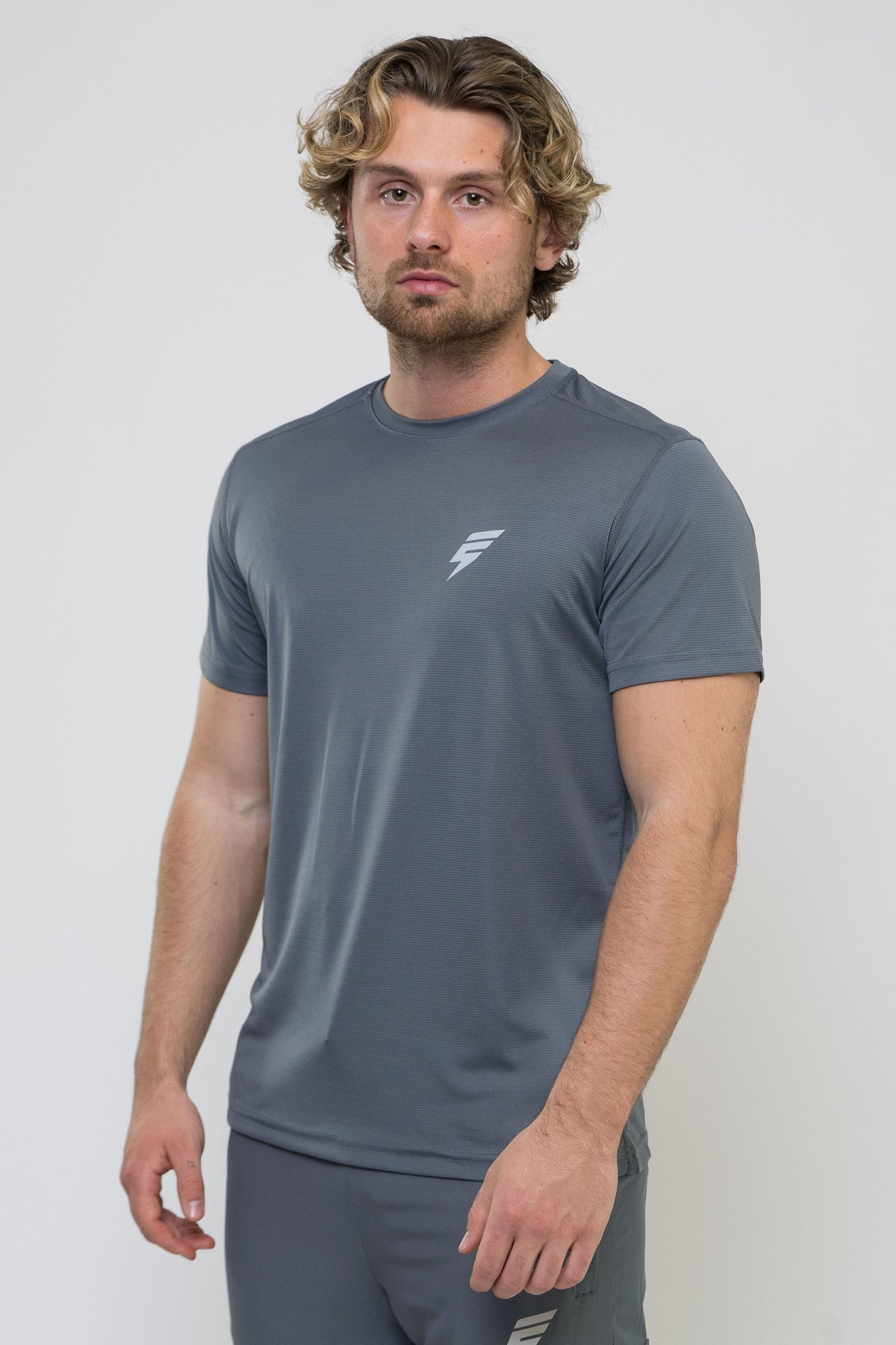 CORE TEE - GREY