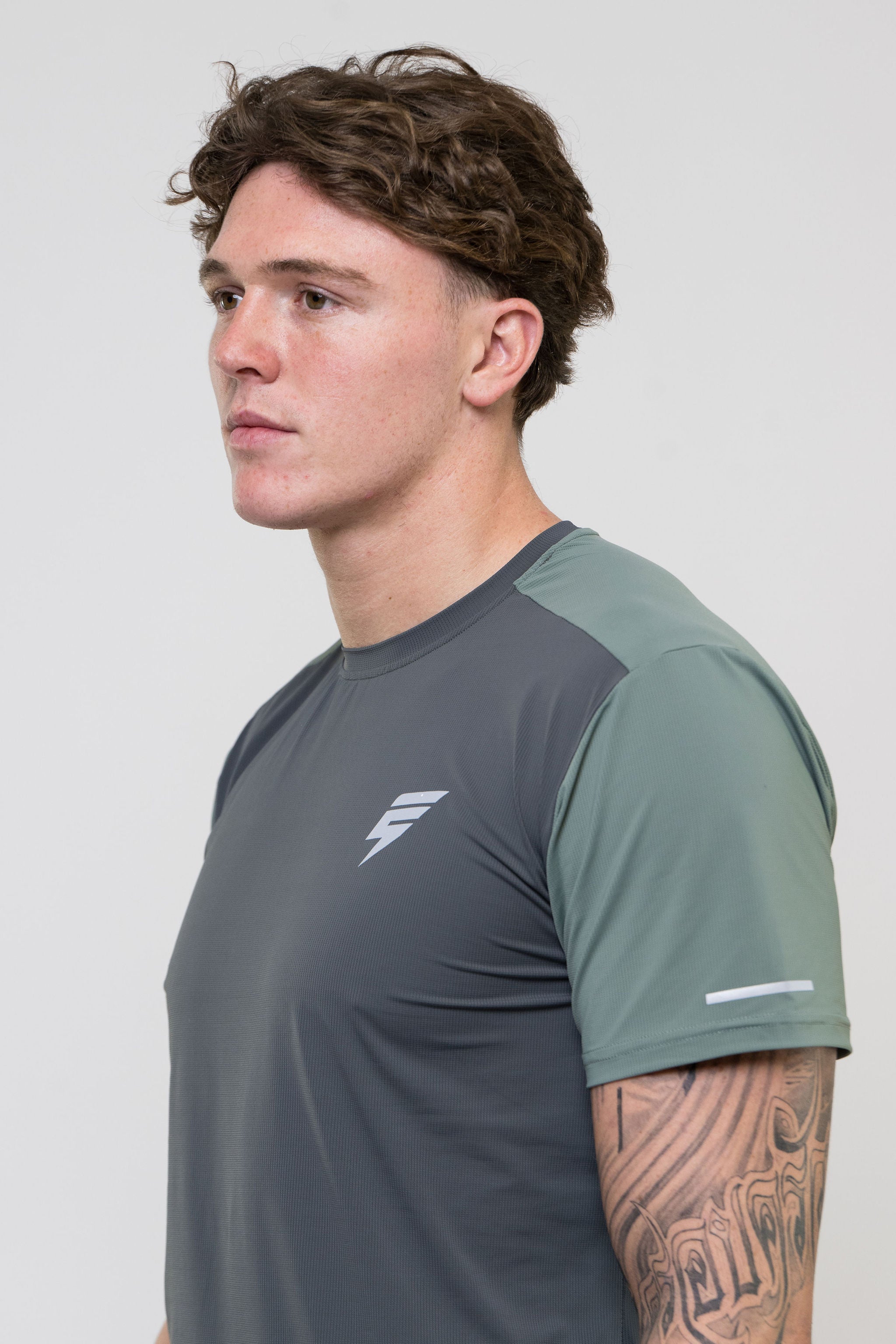 TRACK TEE - GREY/SAGE