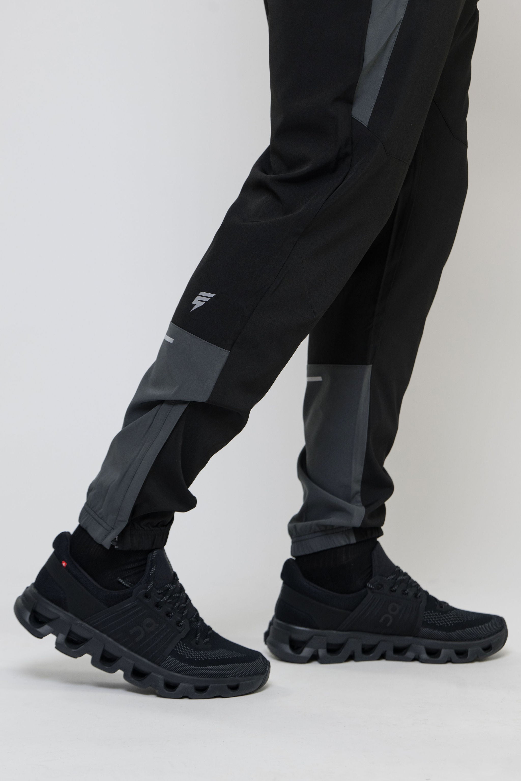 TRACK PANT - BLACK/DARK GREY