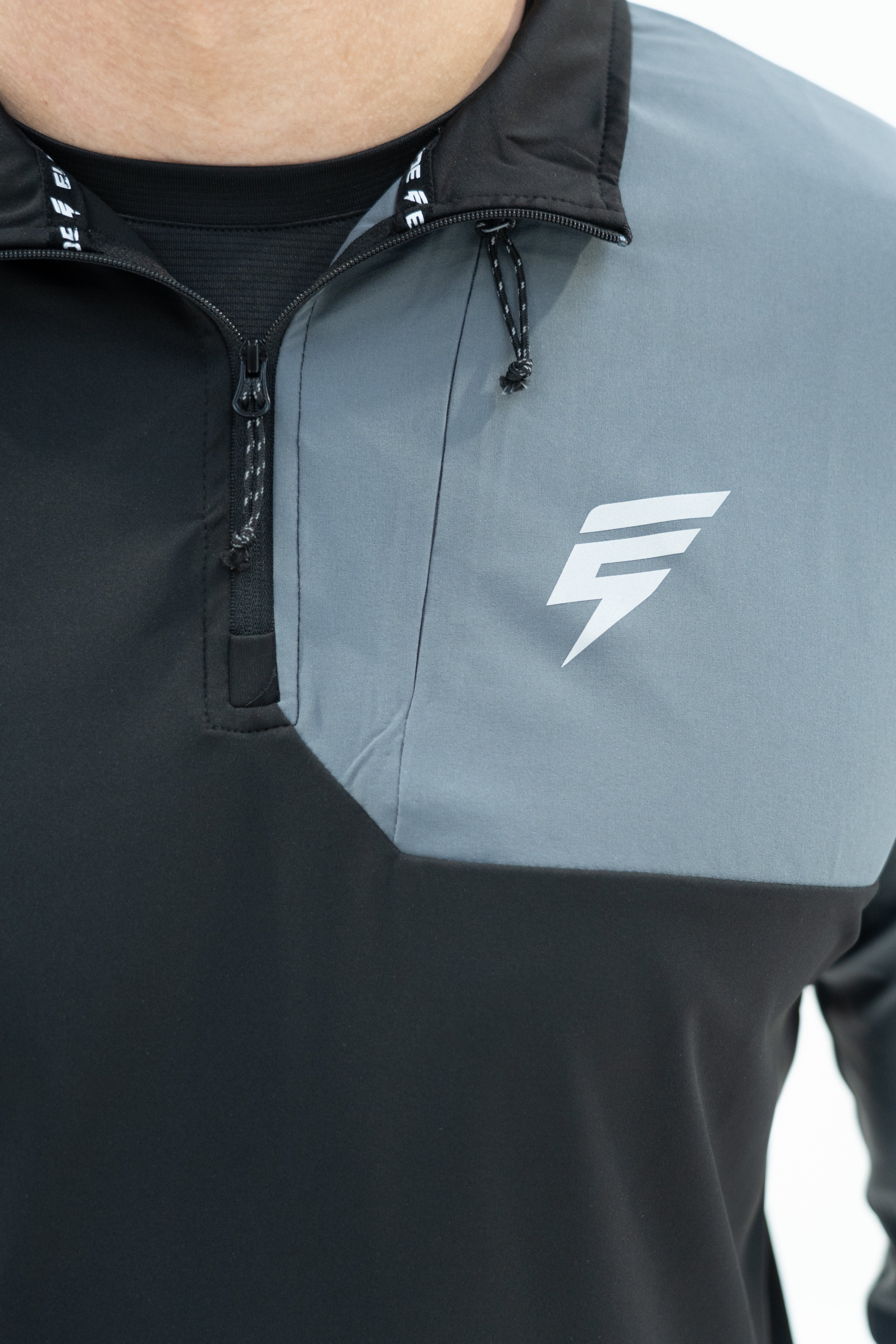 CORE 1/4 ZIP - BLACK/GREY