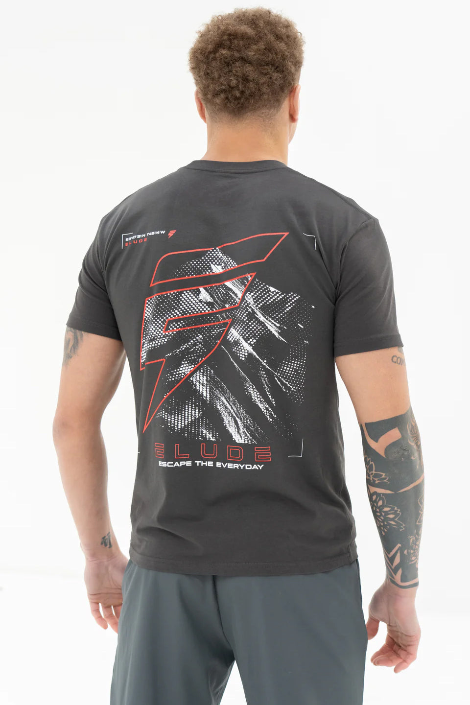 MOUNT TEE - COAL/RED